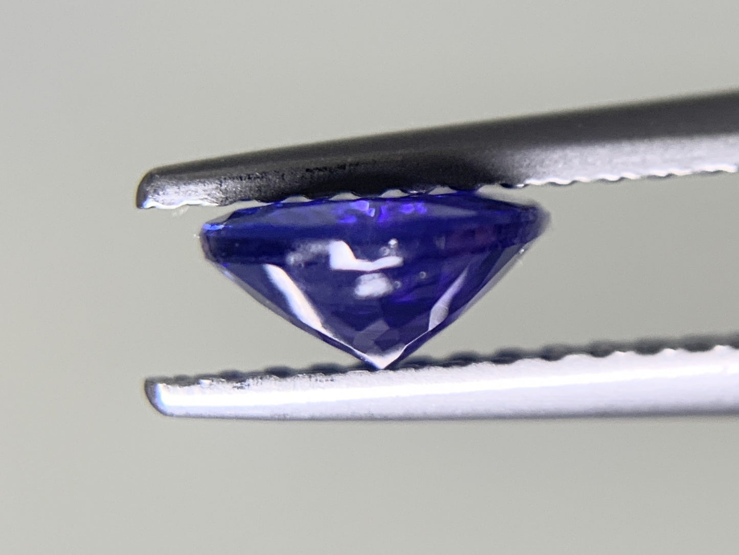 タンザナイト 1.092ct 宝石ソーティング付き 縦7.9㎜×横6.1㎜×高さ3.0㎜ ルース( 裸石 ) 1724Y