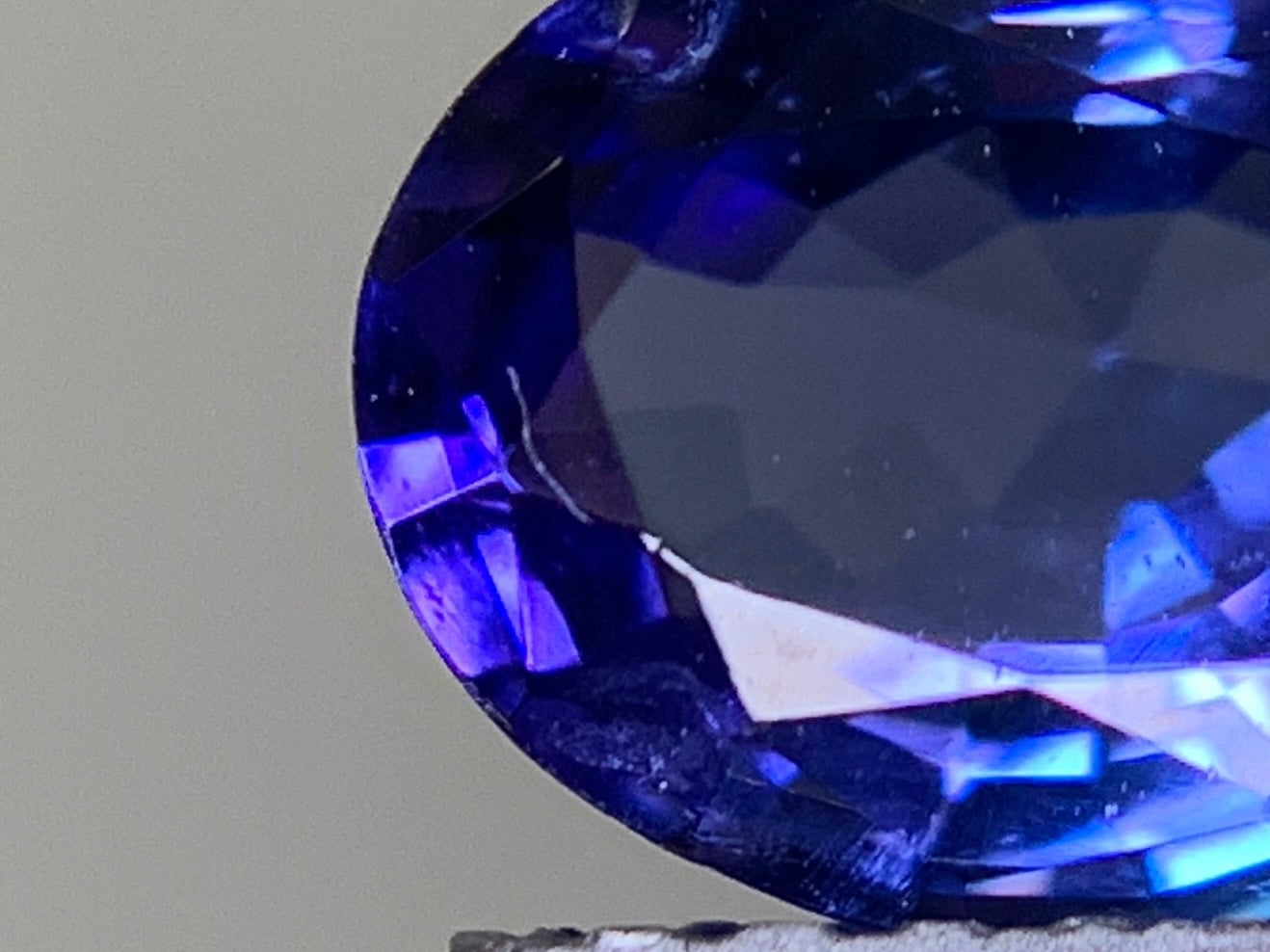タンザナイト 1.597ct 宝石ソーティング付き 8.1㎜×6.1㎜×4.1㎜ ルース( 裸石 ) 2000Y