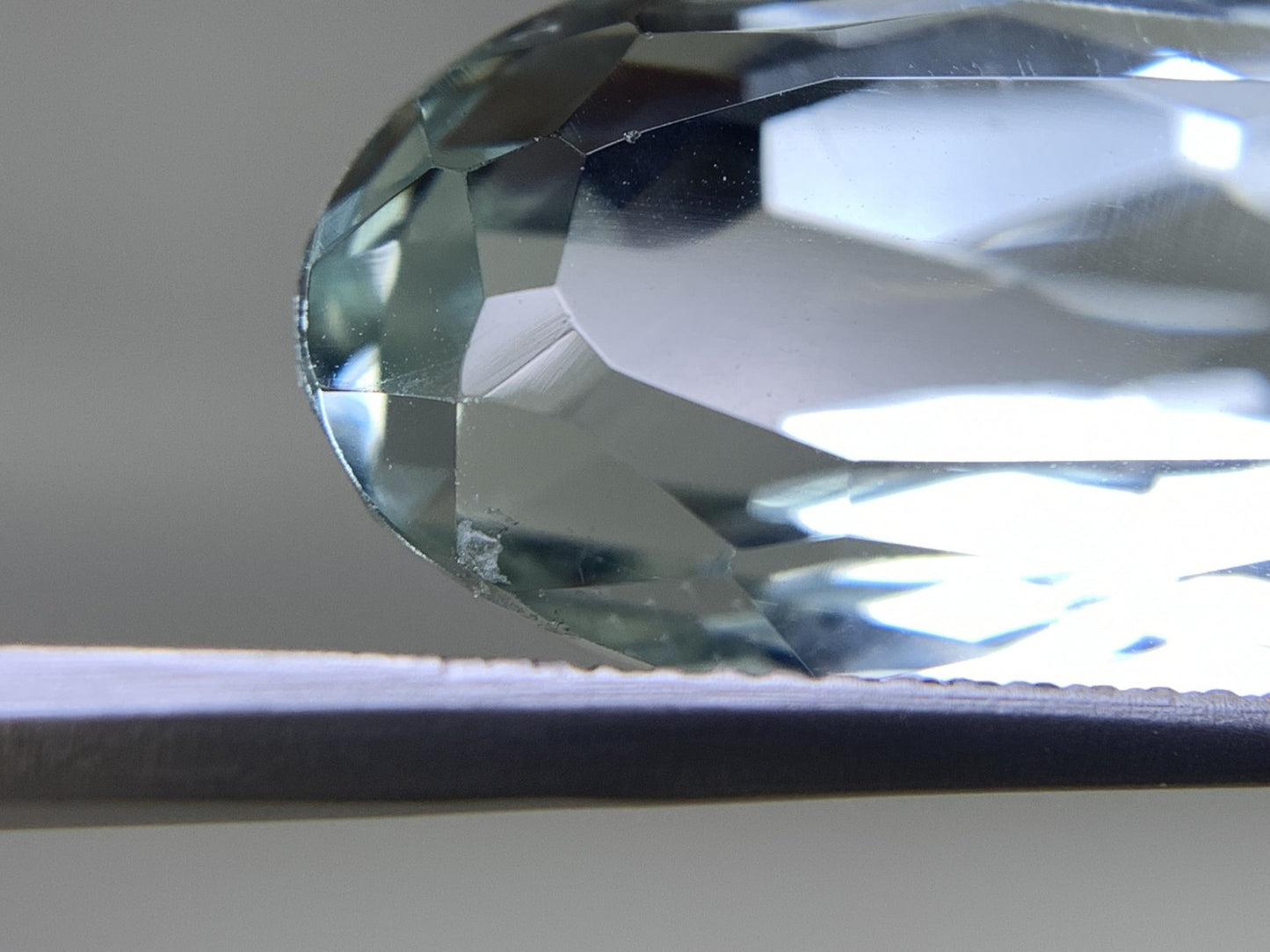 アクアマリン 20.661ct 宝石ソーティング付き 22.7㎜×12.2㎜×10.5㎜ 天然 ルース( 裸石 ) 2628Y