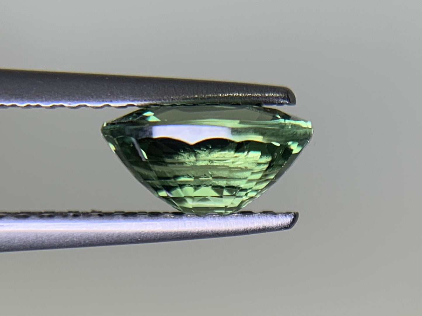 サファイア 1.715ct 宝石ソーティング付き 7.8㎜×6.0㎜×4.1㎜ ルース( 裸石 ) 2842Y