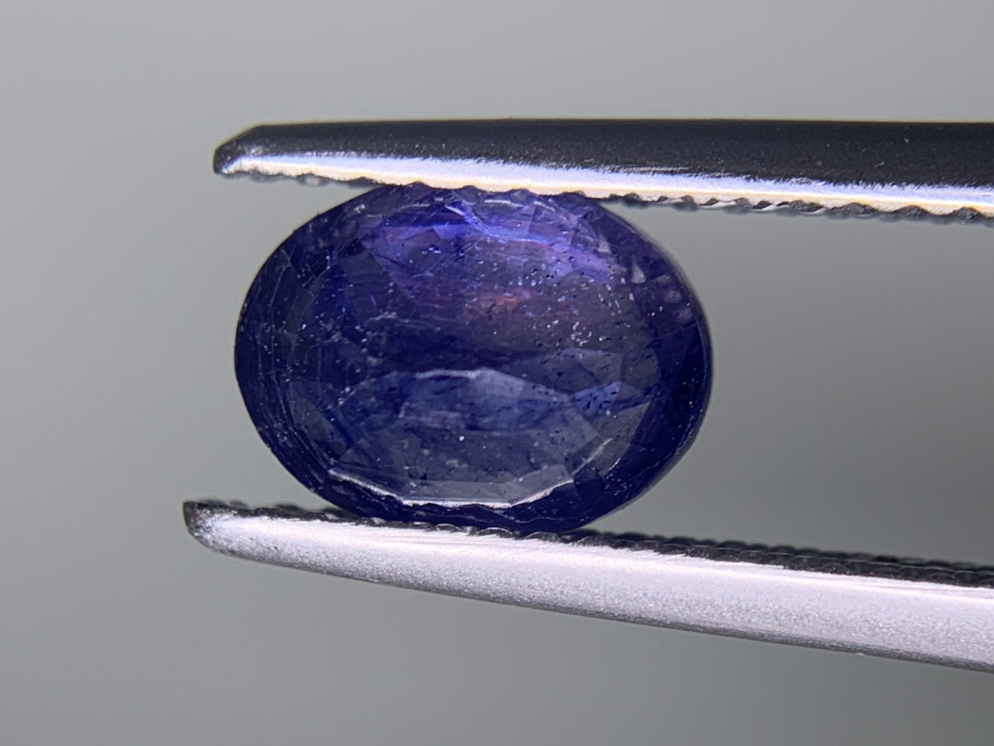 宝石ソーティング付き 天然 サファイア 1.883ct 縦8.0㎜×横6.1㎜×高さ4.0㎜ ルース( 裸石 ) 2856Y
