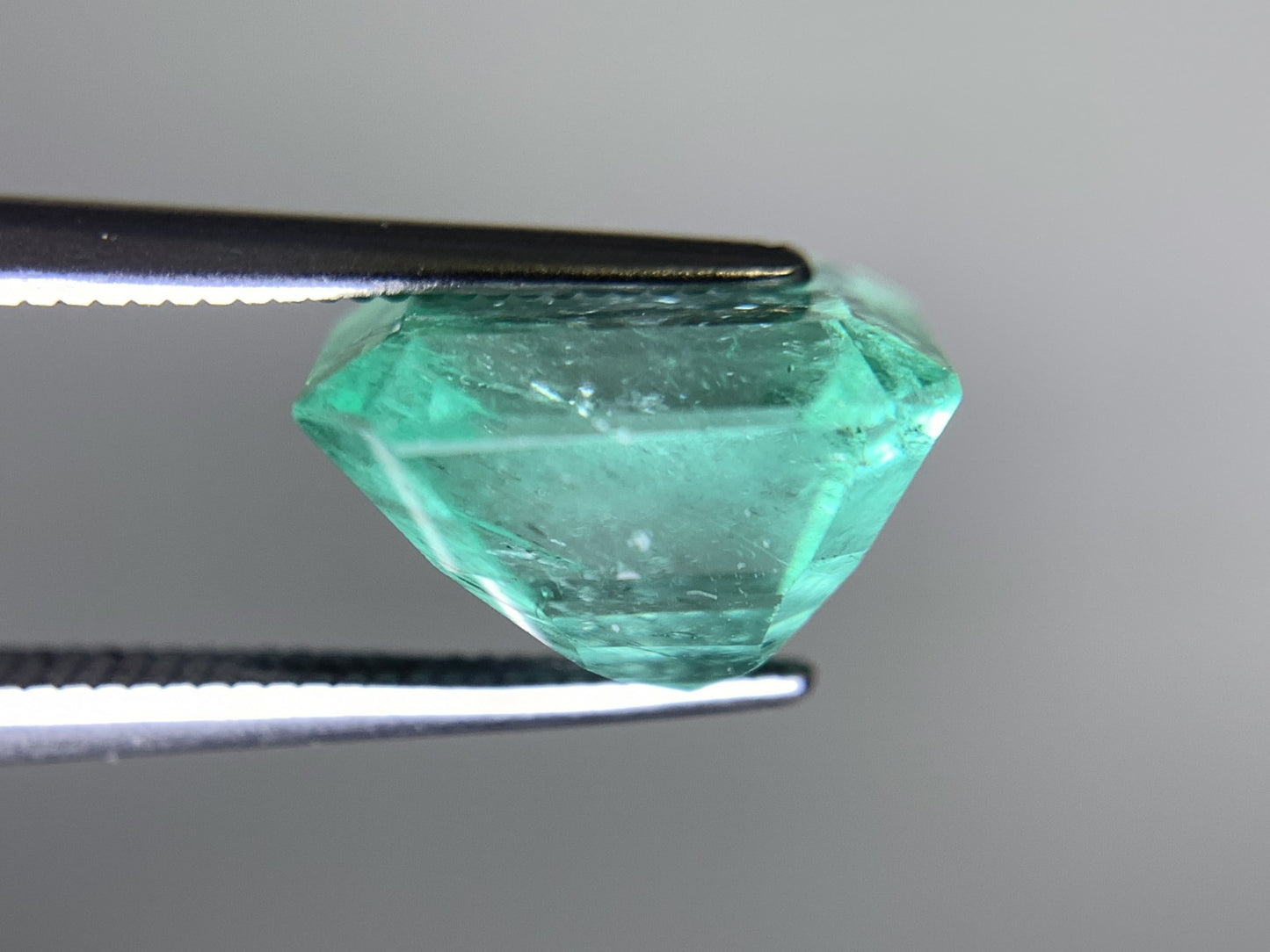 エメラルド 5.685ct 宝石ソーティング付き Colombia 11.34㎜×10.09㎜×7.42㎜ ルース( 裸石 ) 2949Y