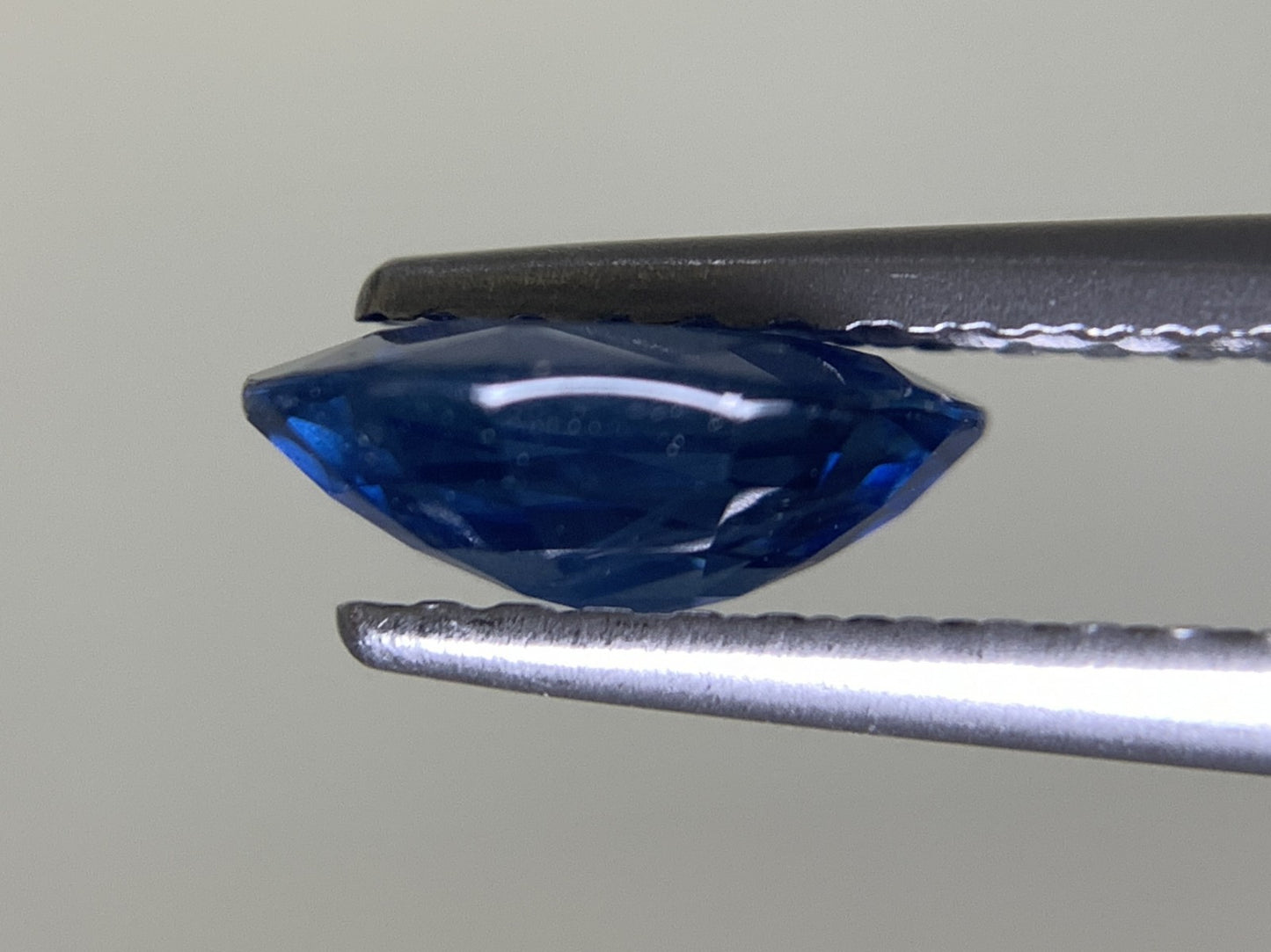 サファイア 1.106ct 宝石ソーティング付き 7.3㎜×5.8㎜×2.7㎜ ルース( 裸石 ) 3102Y