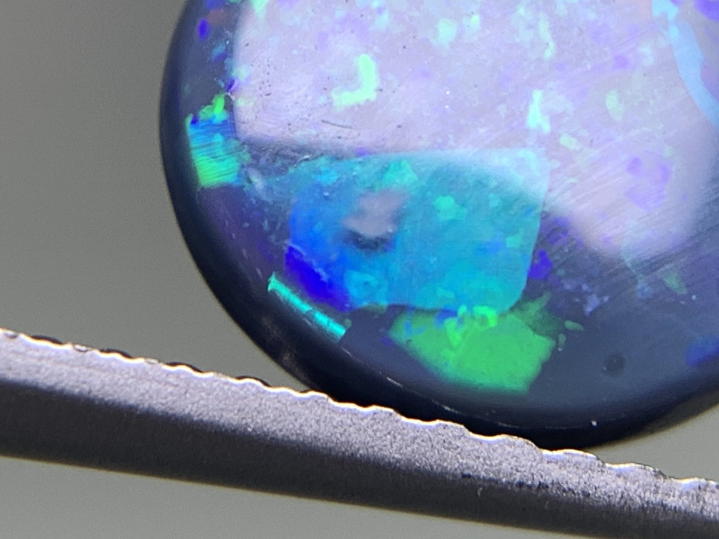ブラックオパール 1.701ct 宝石ソーティング付き 9.3㎜×8.2㎜×3.3㎜ ルース( 裸石 ) 3126Y