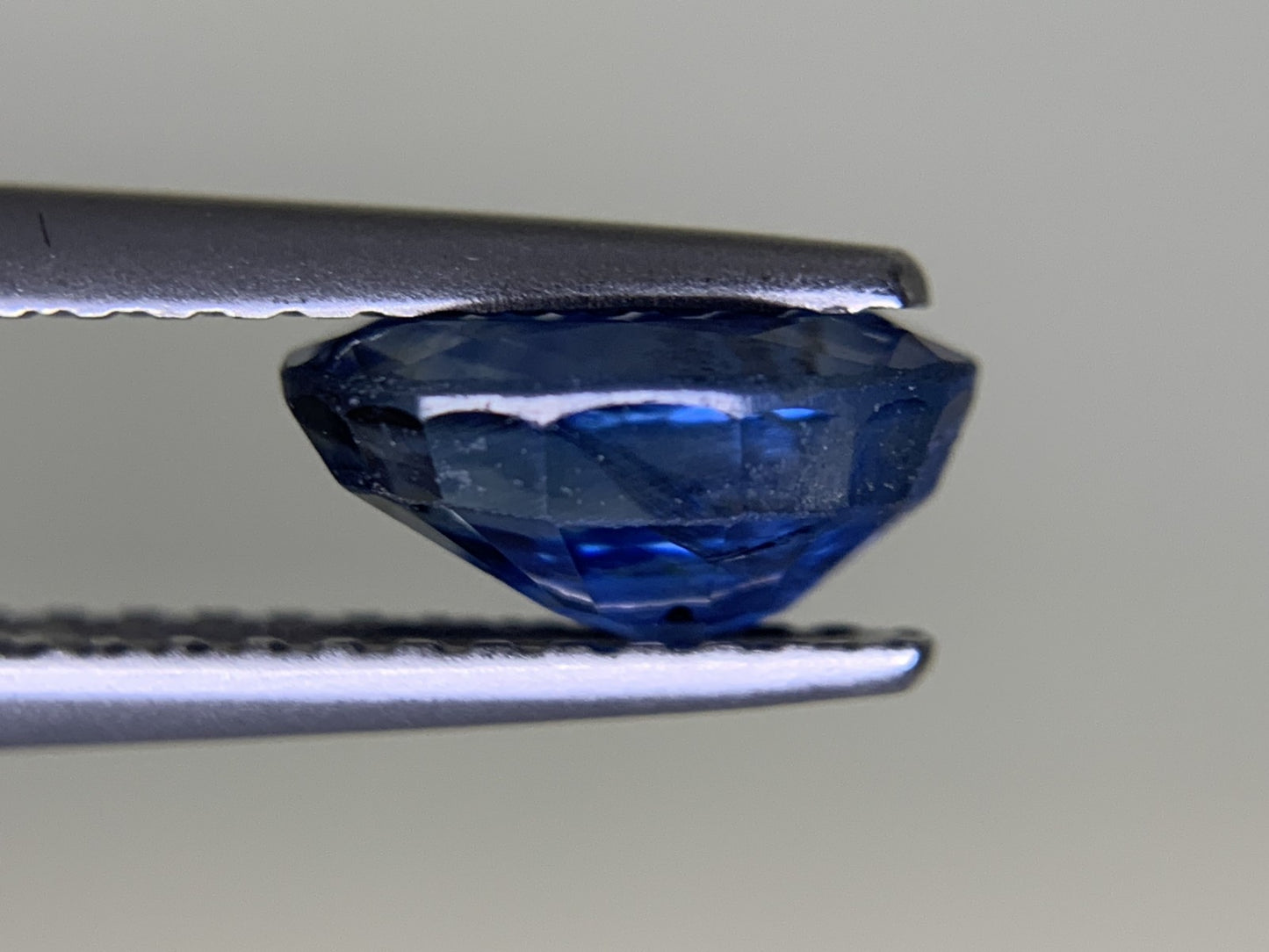 サファイア 1.345ct 宝石ソーティング付き 7.7㎜×4.9㎜×3.8㎜ ルース( 裸石 ) 3129Y