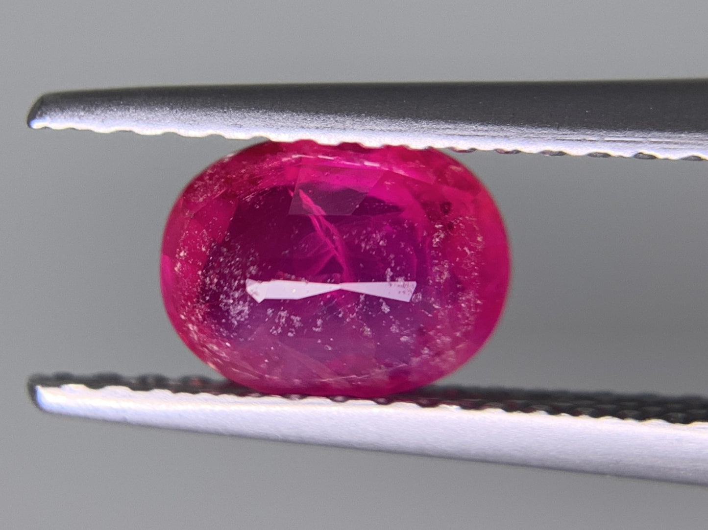 ルビー 1.094ct 宝石ソーティング付き 6.7㎜×5.2㎜×3.2㎜ ルース( 裸石 ) 3178Y