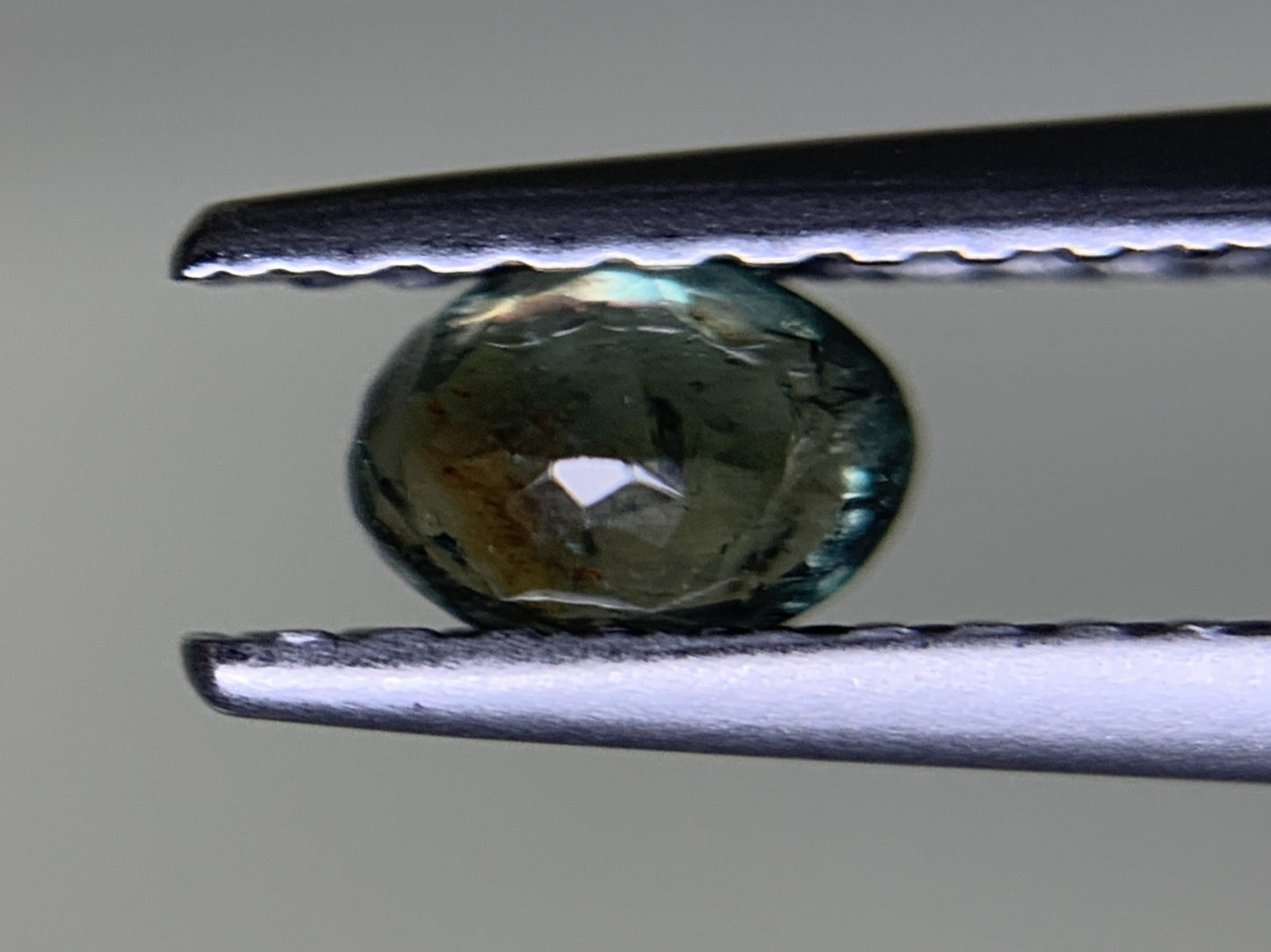 アレキサンドライト 0.306ct 中央宝石ソーティング付き 4.73㎜×3.32㎜×2.38㎜ ルース( 裸石 ) 3440Y