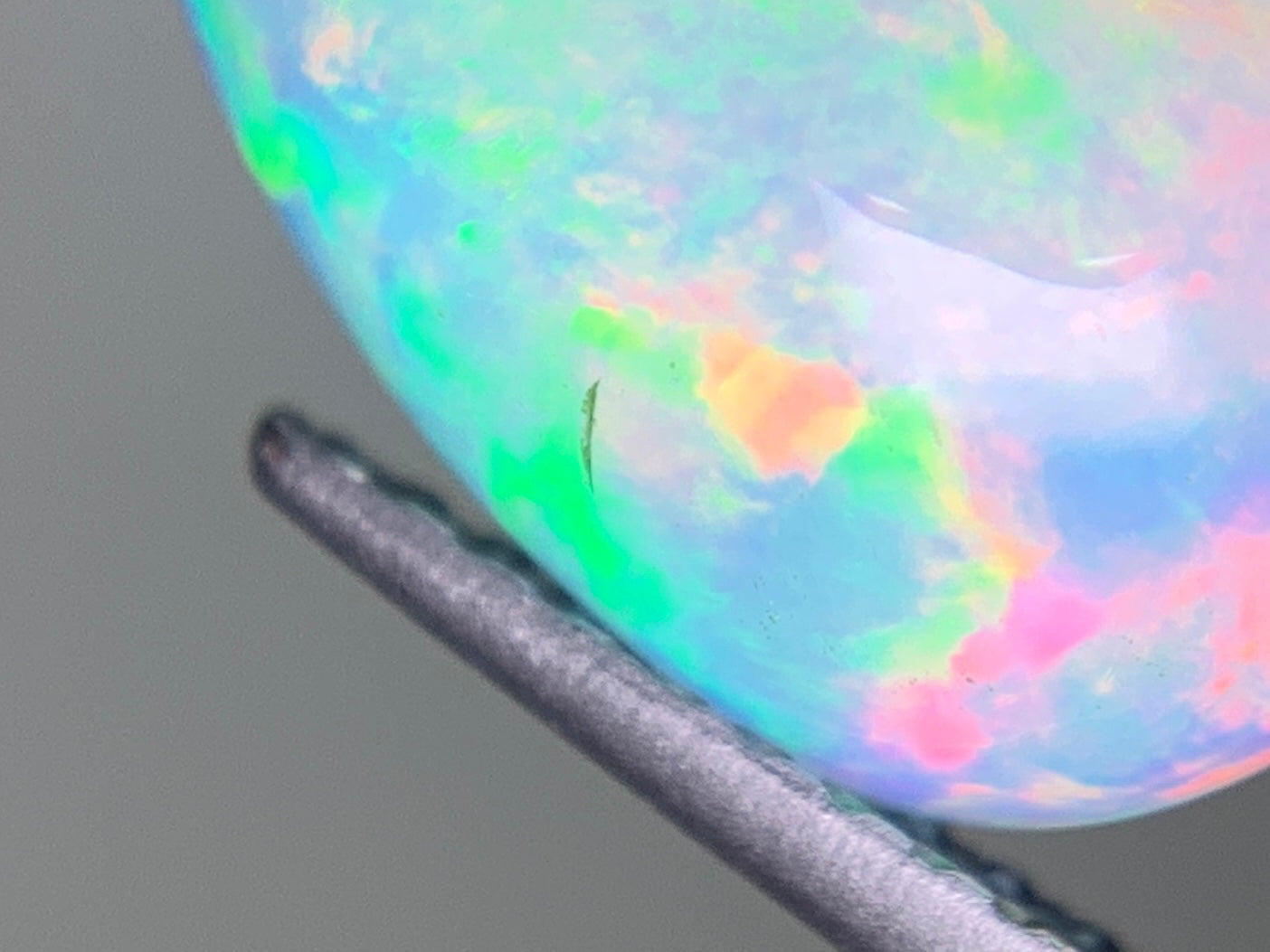 オパール 2.335ct 宝石ソーティング付き 12.5㎜×9.2㎜×4.9㎜ ルース( 裸石 ) 3483Y