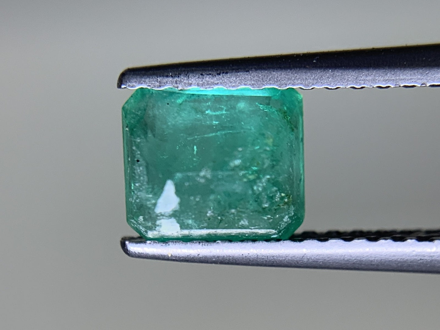 エメラルド 1.074ct 宝石ソーティング付き 6.2㎜×5.6㎜×3.9㎜ ルース( 裸石 ) 3556Y