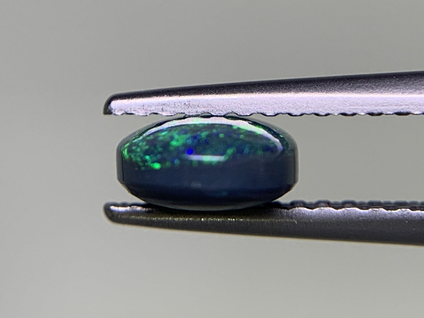 ブラックオパール 1.051ct 宝石ソーティング付き 8.7㎜×6.1㎜×2.9㎜ ルース( 裸石 ) 3713Y