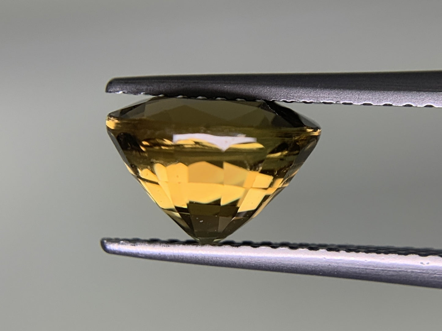 トルマリン 3.288ct 宝石ソーティング付き 9.6㎜×8.0㎜×6.6㎜ ルース( 裸石 ) 3751Y