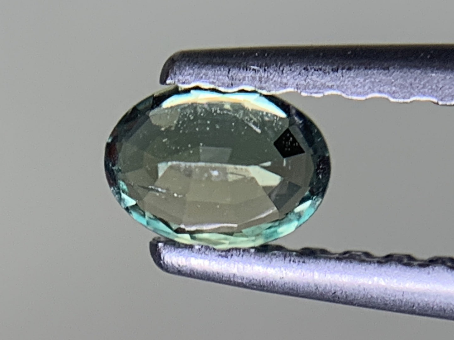 アレキサンドライト 0.251ct 中央宝石ソーティング付き 4.48㎜×3.31㎜×2.13㎜ ルース( 裸石 ) 3794Y