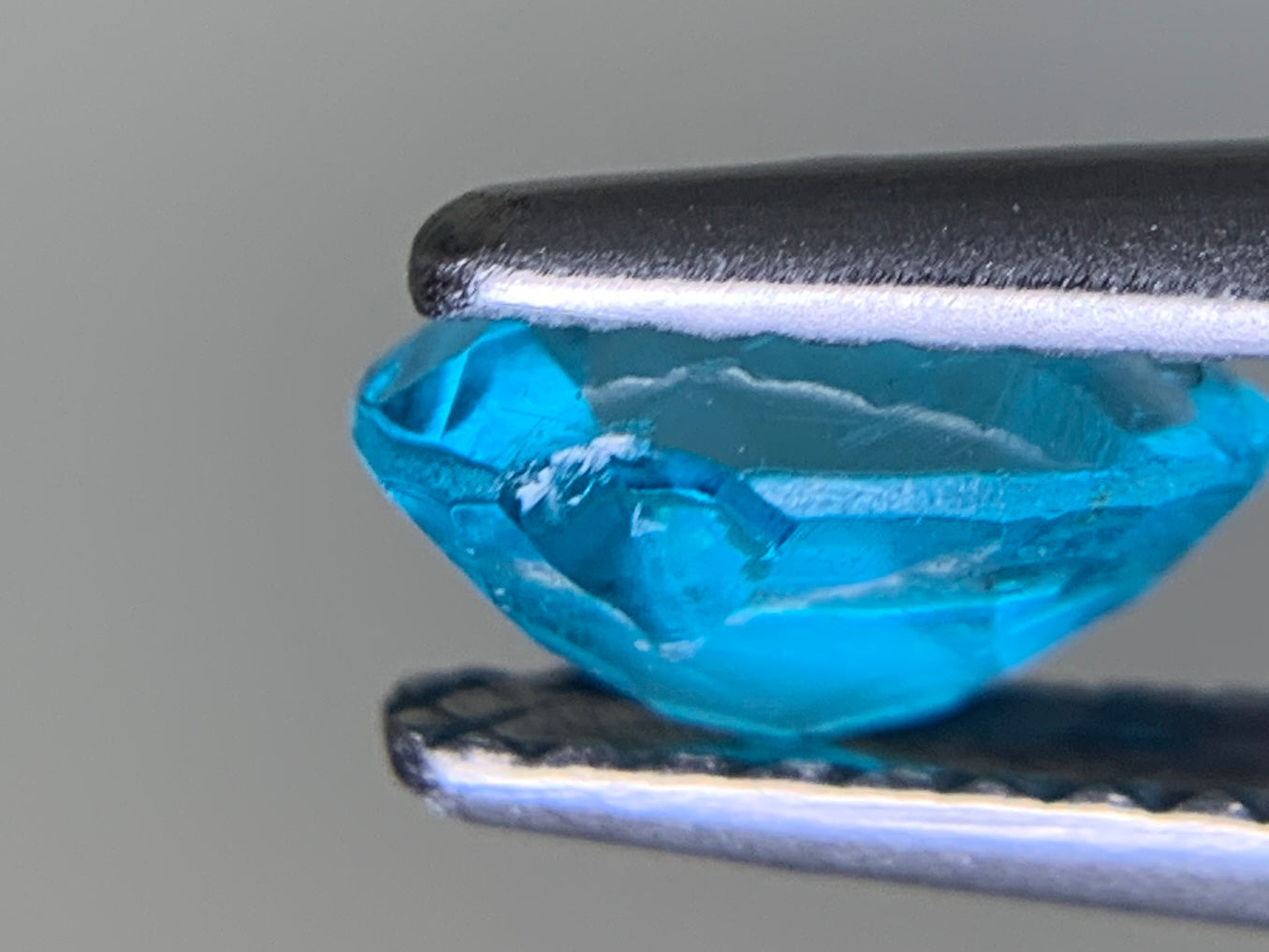 アパタイト 0.882ct 宝石ソーティング付き 7.1㎜×5.2㎜×3.6㎜ ルース( 裸石 ) 3839Y