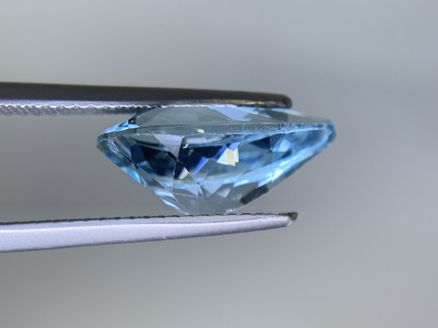 ブルートパーズ 6.310ct 宝石ソーティング付き 14.9㎜×10.1㎜×6.7㎜ ルース( 裸石 ) 4140Y