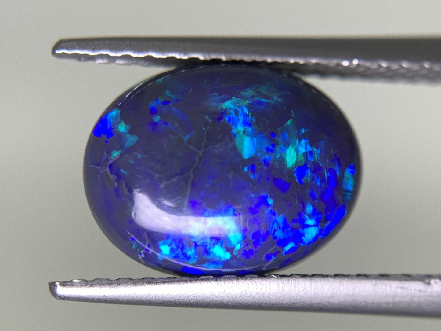 ブラックオパール 2.699ct 中央宝石ソーティング付き 10.9㎜×8.4㎜×4.8㎜ 天然 ルース( 裸石 ) 4481Y