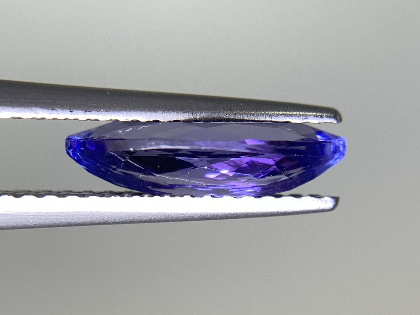 タンザナイト 1.658ct 宝石ソーティング付き 11.8㎜×6.0㎜×3.3㎜ 天然 ルース( 裸石 ) 4490Y