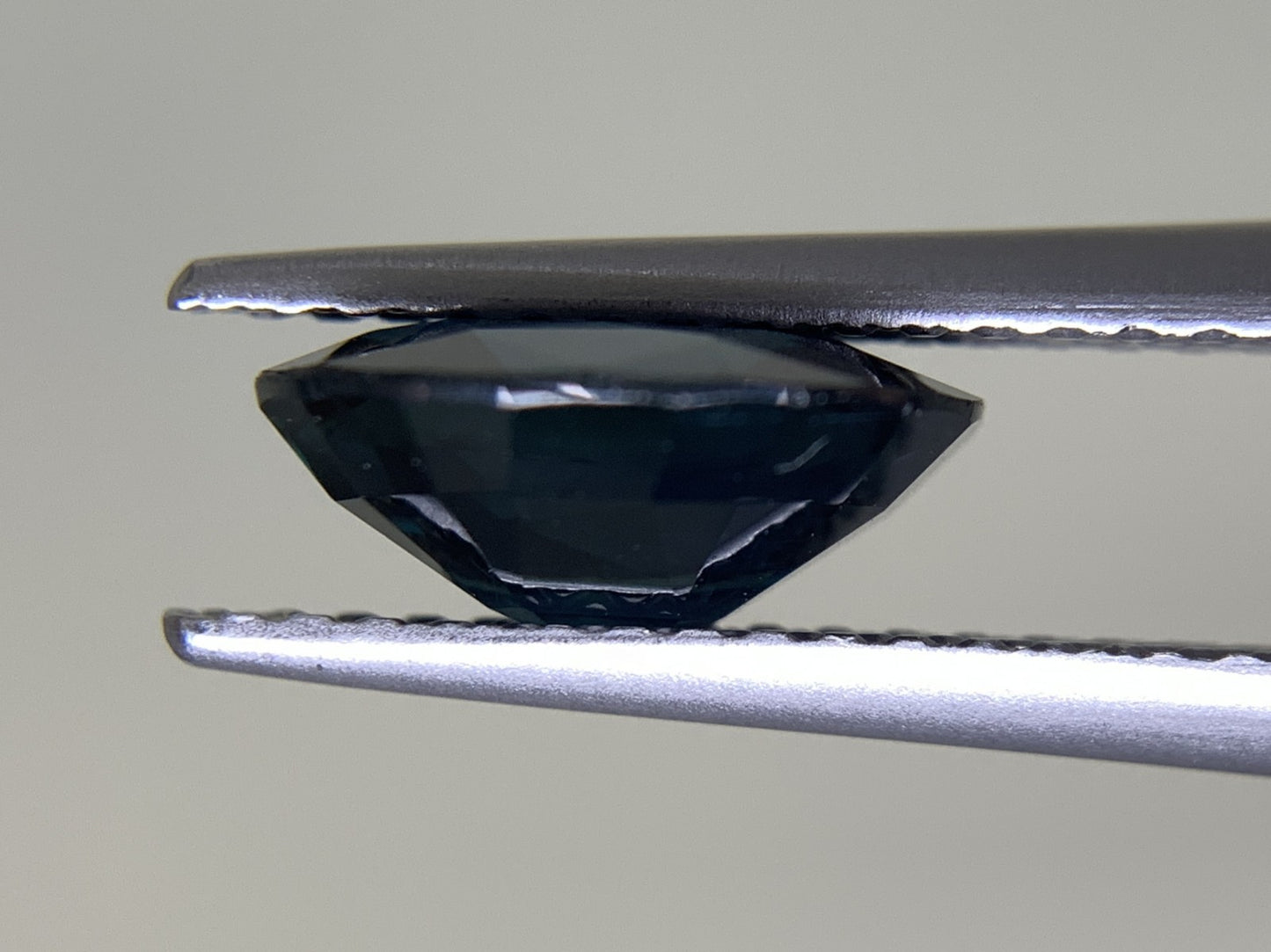 サファイア 2.127ct 宝石ソーティング付き 8.9㎜×7.2㎜×3.8㎜ ルース( 裸石 ) 2004Y