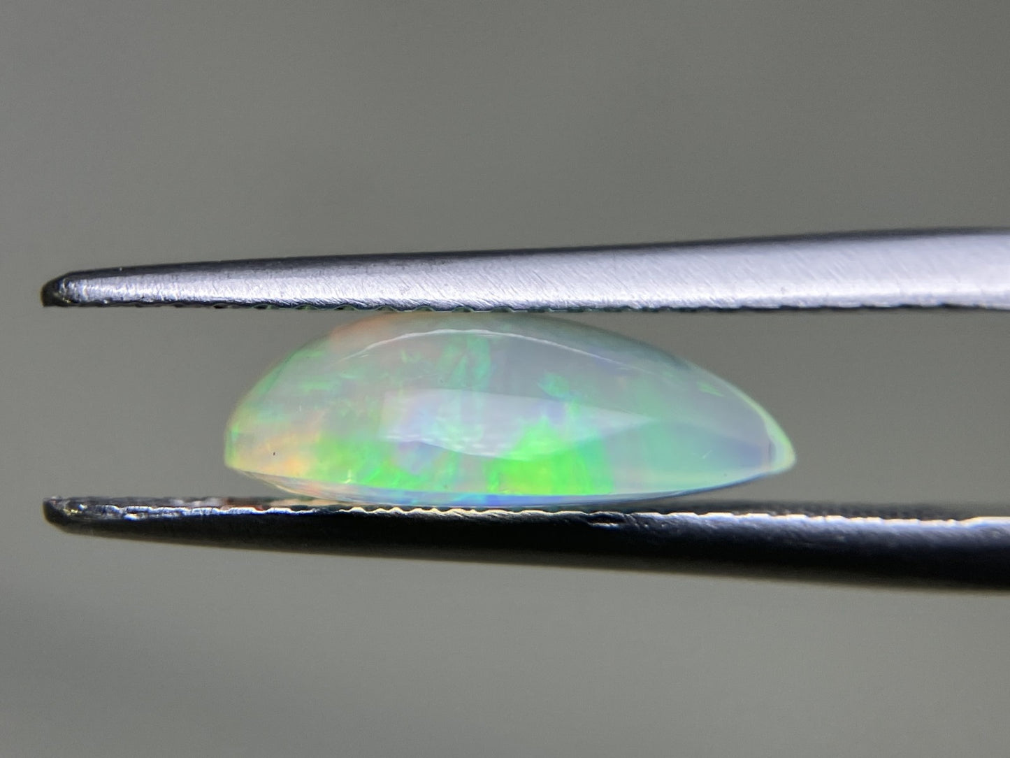 オパール 1.715ct 宝石ソーティング付き 12.9㎜×7.9㎜×4.3㎜ ルース( 裸石 ) 3920YY