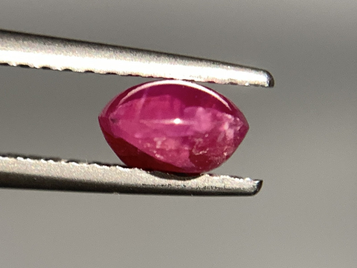スタールビー 1.358ct 宝石ソーティング付き 6.6㎜×5.8㎜×3.5㎜ ルース( 裸石 ) 2435Y