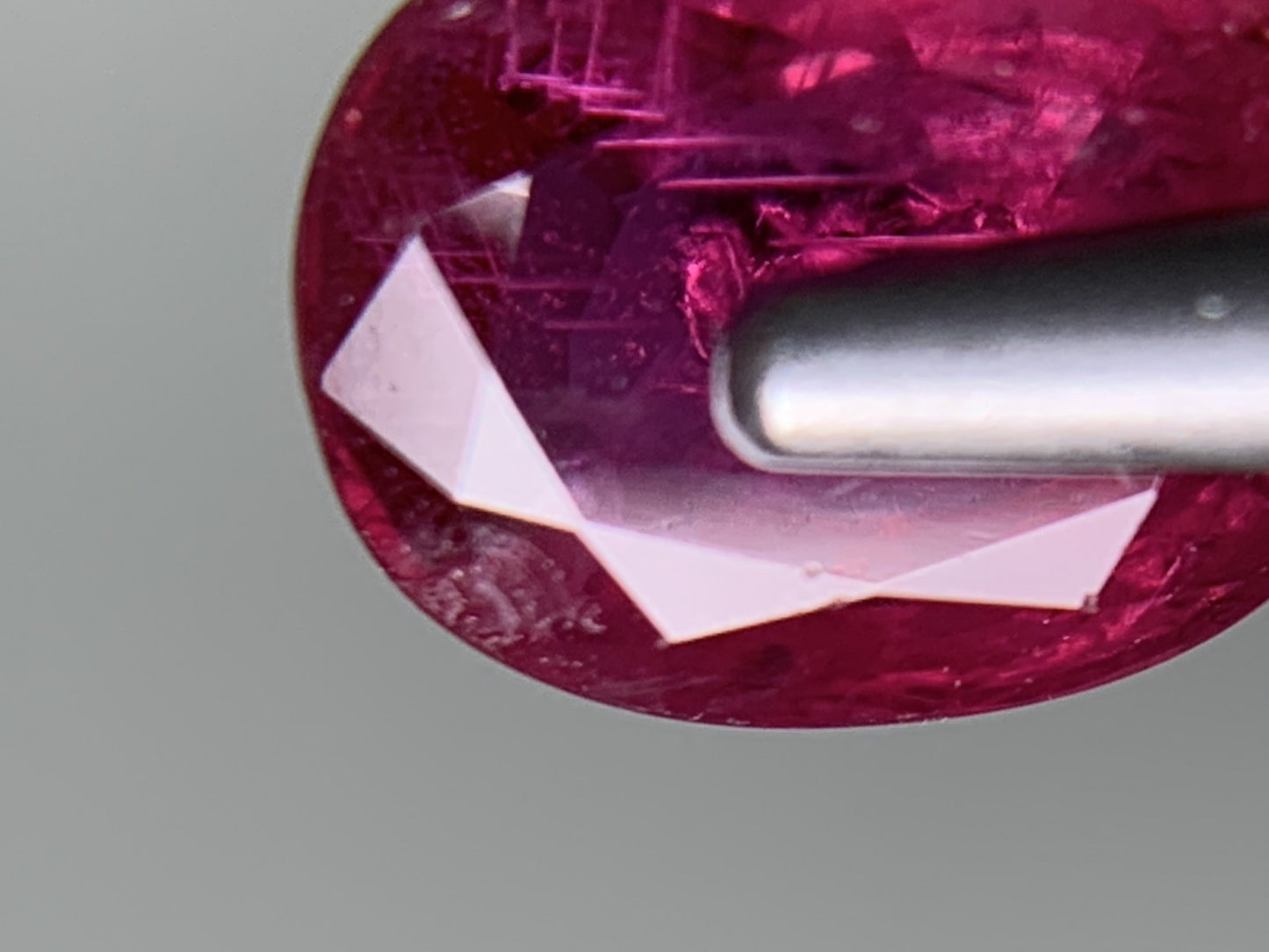 ルビー 天然 0.908ct 宝石ソーティング付き 6.2㎜×5.0㎜×2.9㎜ ルース( 裸石 ) 7729Y