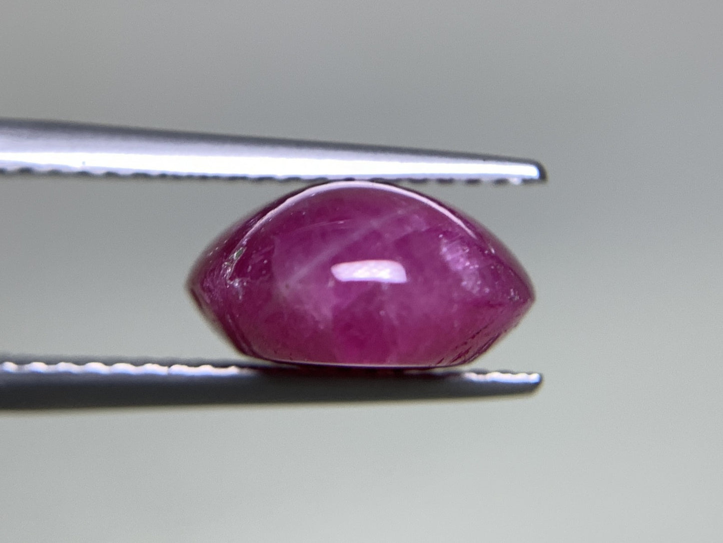 ルビー 天然 9.407ct 宝石ソーティング付き 14.4㎜×10.8㎜×5.7㎜ ルース( 裸石 ) 6793Y