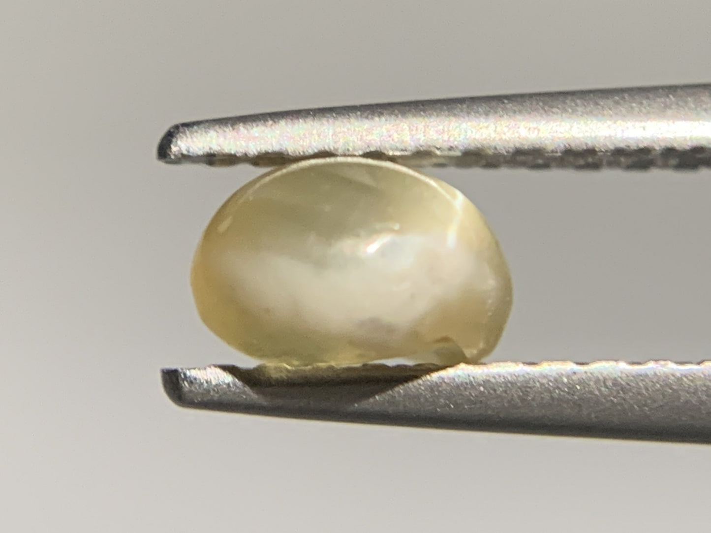 クリソベリルキャッツアイ 1.037ct 宝石ソーティング付き 5.4㎜×5.4㎜×3.5㎜ ルース( 裸石 ) 3540Y