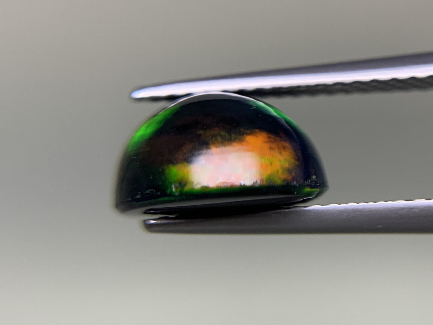 ブラックオパール(黒色化) 3.165ct 宝石ソーティング付き 10.4㎜×10.3㎜×5.9㎜ ルース( 裸石 ) 3408Y