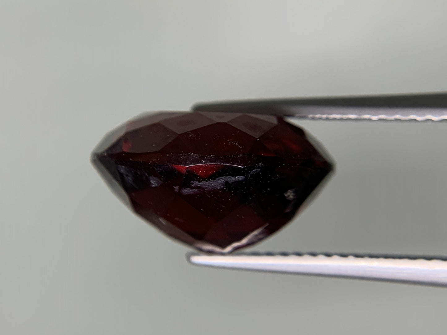 ガーネット 天然 12.391ct 宝石ソーティング付き 14.7㎜×11.9㎜×8.1㎜ ルース( 裸石 ) 7763Y
