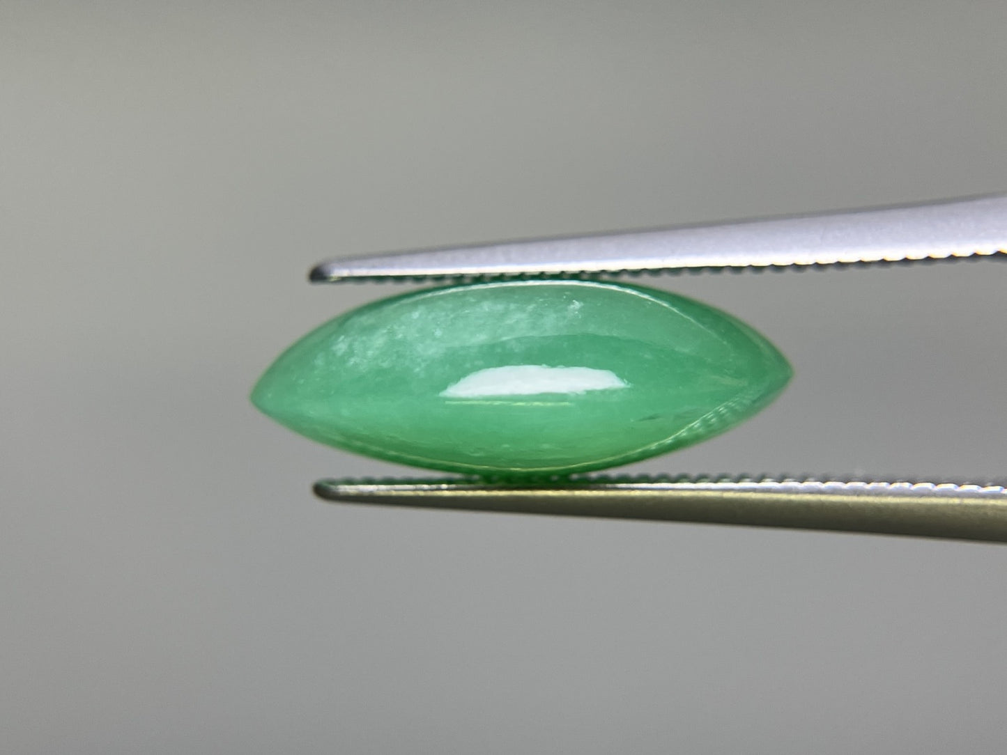 ヒスイ 翡翠 天然 9.523ct 宝石ソーティング付き 16.5㎜×12.0㎜×6.1㎜ ルース( 裸石 ) 4835K
