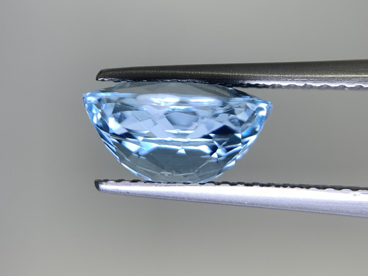 アクアマリン 3.121ct 宝石ソーティング付き 10.6㎜×9.4㎜×5.6㎜ ルース( 裸石 ) 2425Y