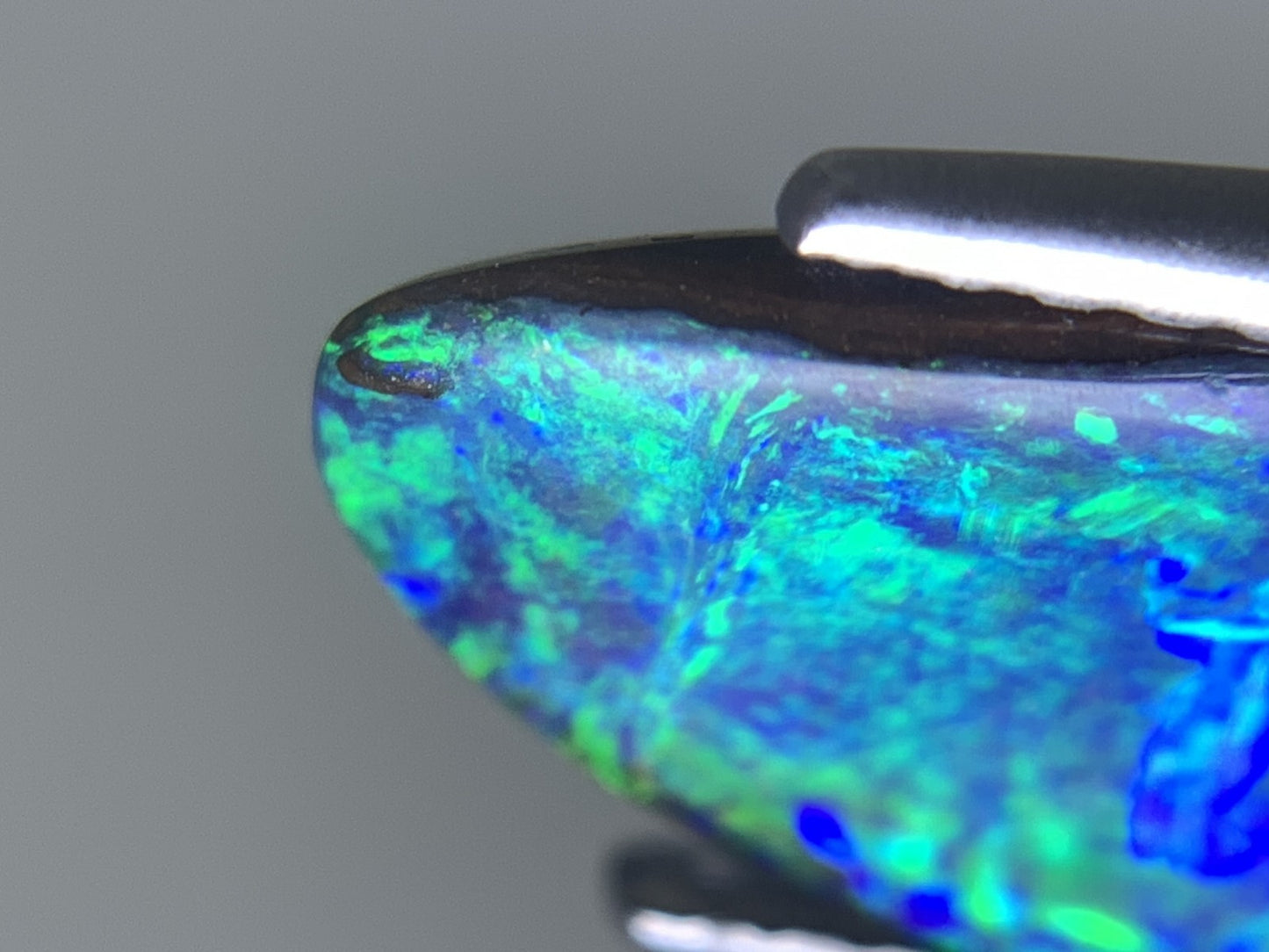 ボルダーオパール 天然 2.682ct 宝石ソーティング付き 13.5㎜×7.6㎜×3.0㎜ ルース( 裸石 ) 5939Y