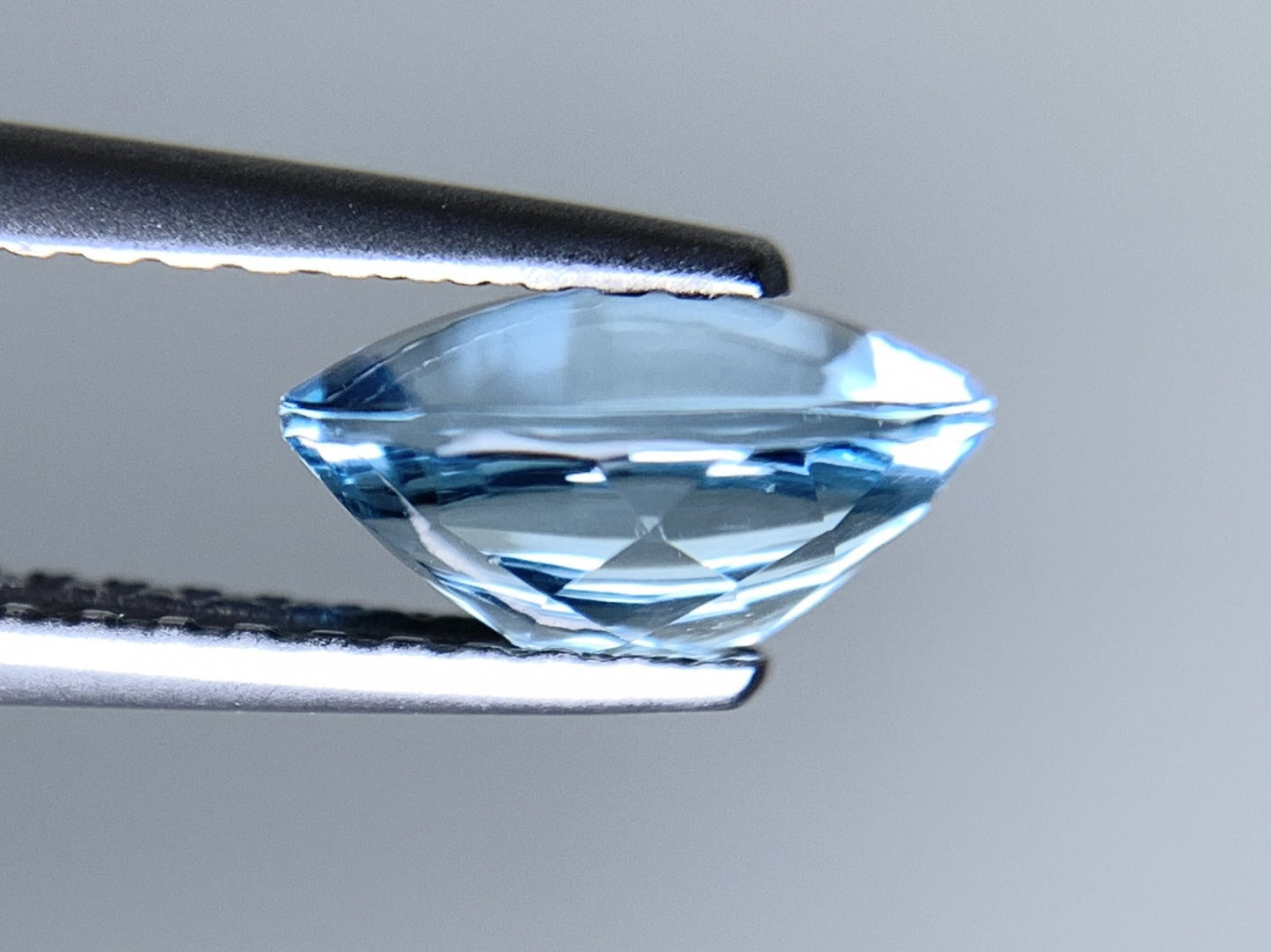 アクアマリン 天然 1.172ct 宝石ソーティング付き 7.9㎜×6.0㎜×4.2㎜ ルース( 裸石 ) 6785Y