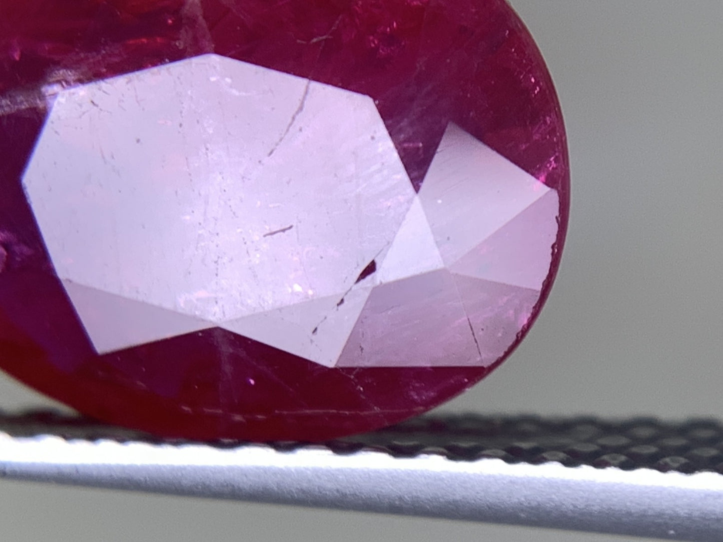 ルビー 天然 2.760ct 中央宝石ソーティング付き 10.06㎜×8.18㎜×3.25㎜ ルース( 裸石 ) 5718Y