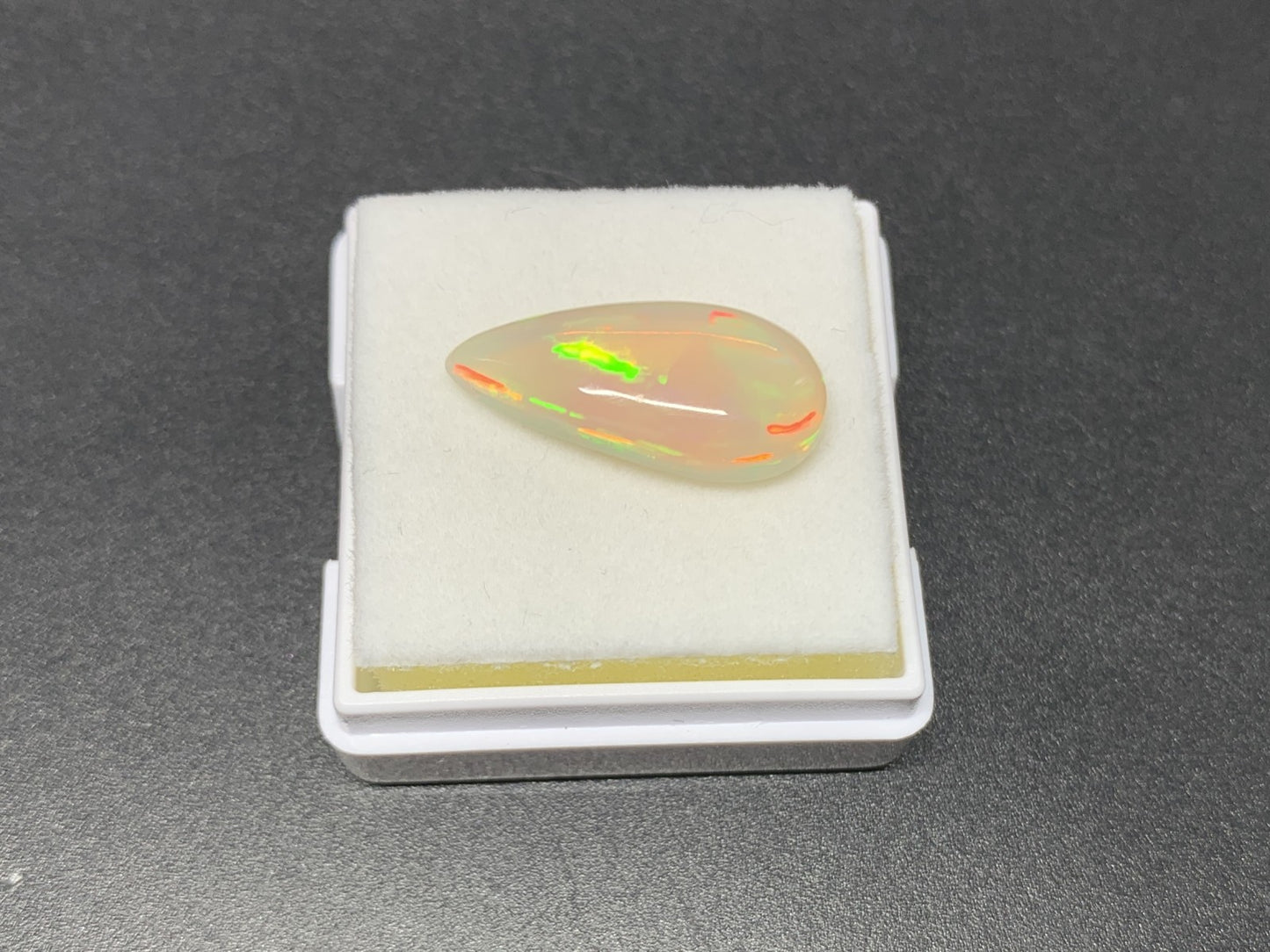 オパール 3.145ct 宝石ソーティング付き 18.0㎜×8.3㎜×4.1㎜ ルース( 裸石 ) 3621Y