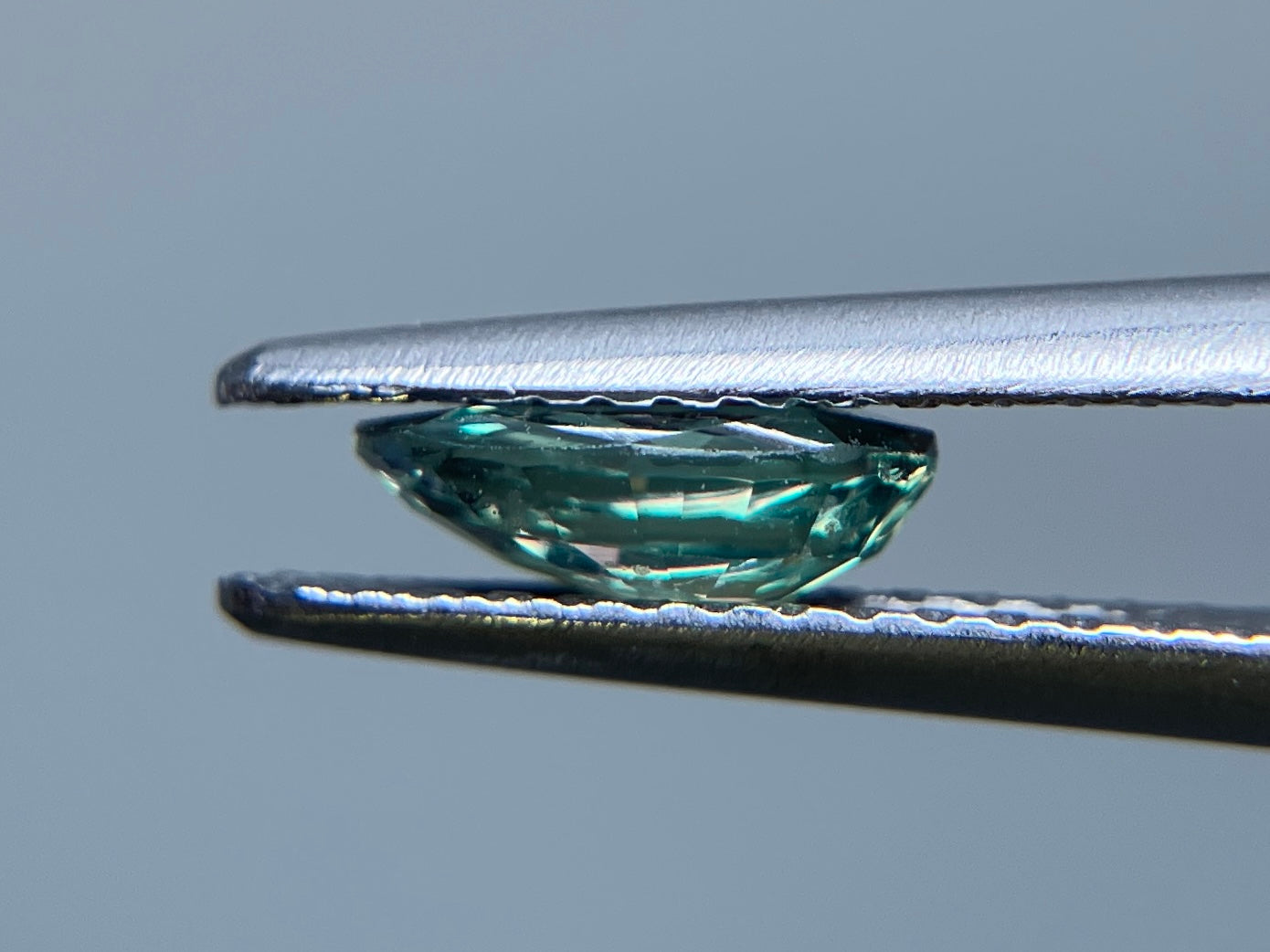 アレキサンドライト 天然 0.812ct CGLソーティング付き 7.21㎜×4.81㎜×2.61㎜ 天然 ルース( 裸石 ) 5416S