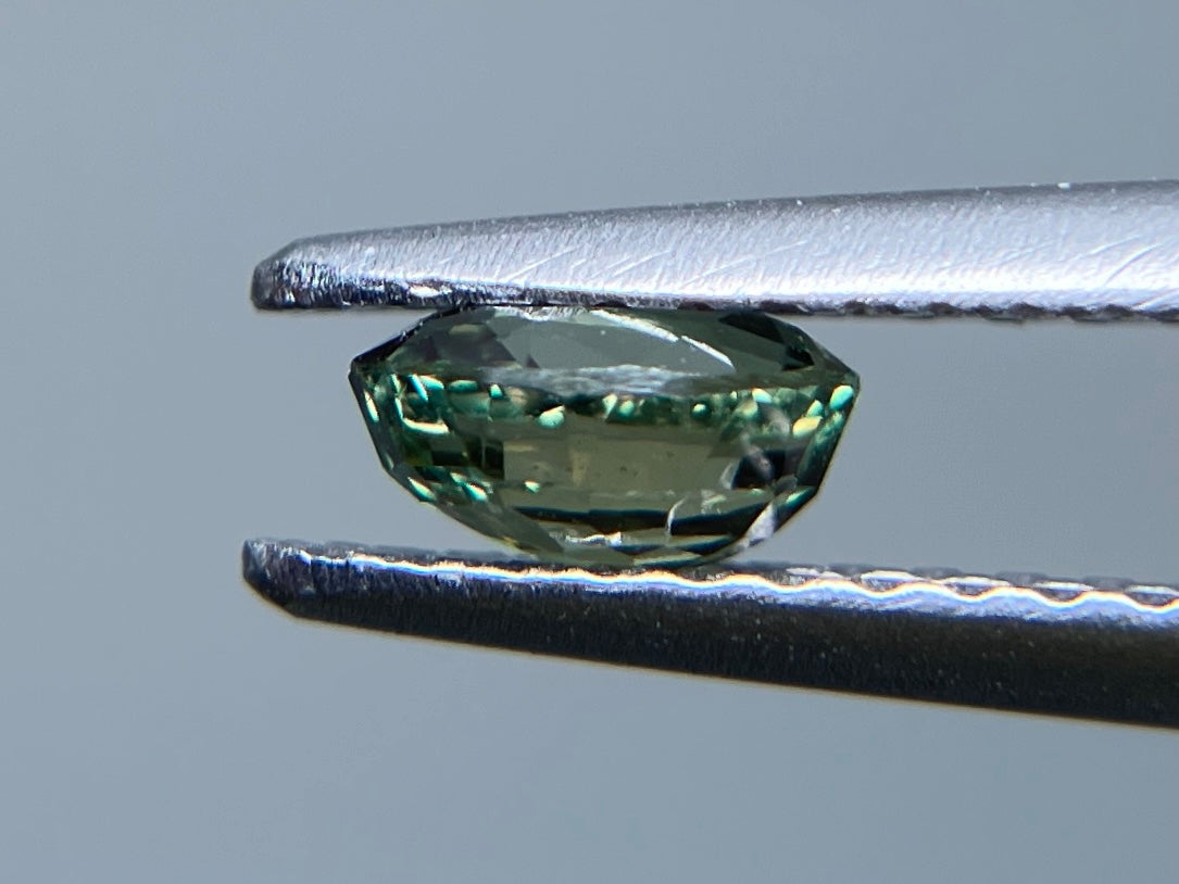 アレキサンドライト 天然 0.490ct CGLソーティング付き 5.22㎜×3.80㎜×2.77㎜ 天然 ルース( 裸石 ) 5421S