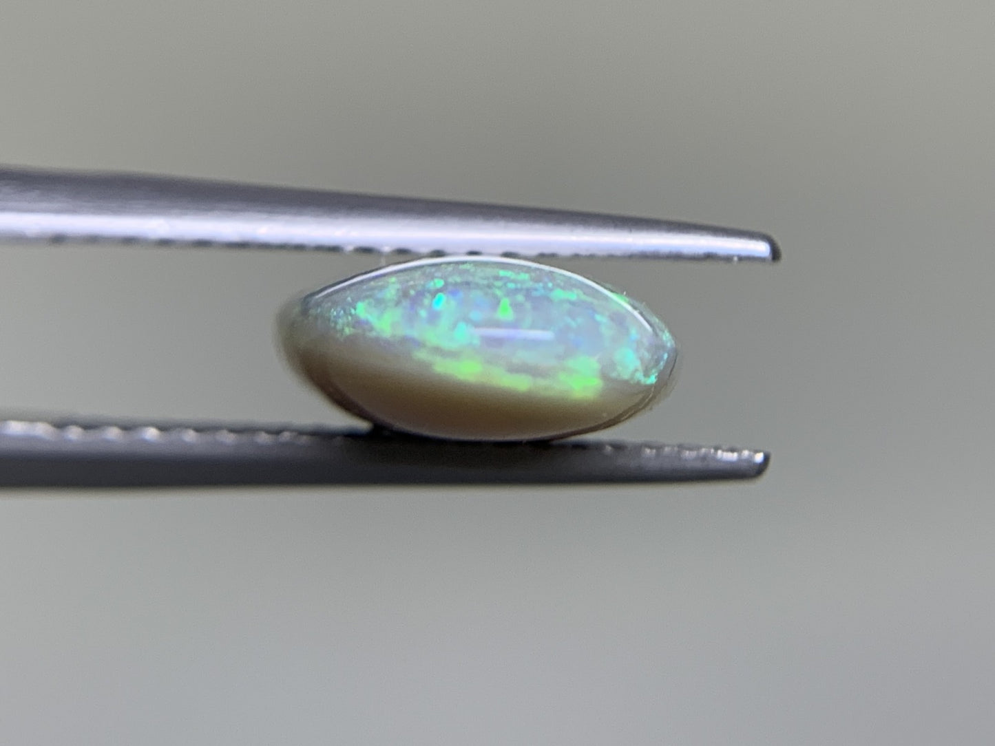 ブラックオパール 3.631ct 宝石ソーティング付き 14.9㎜×9.4㎜×4.3㎜ ルース( 裸石 ) 1901Y
