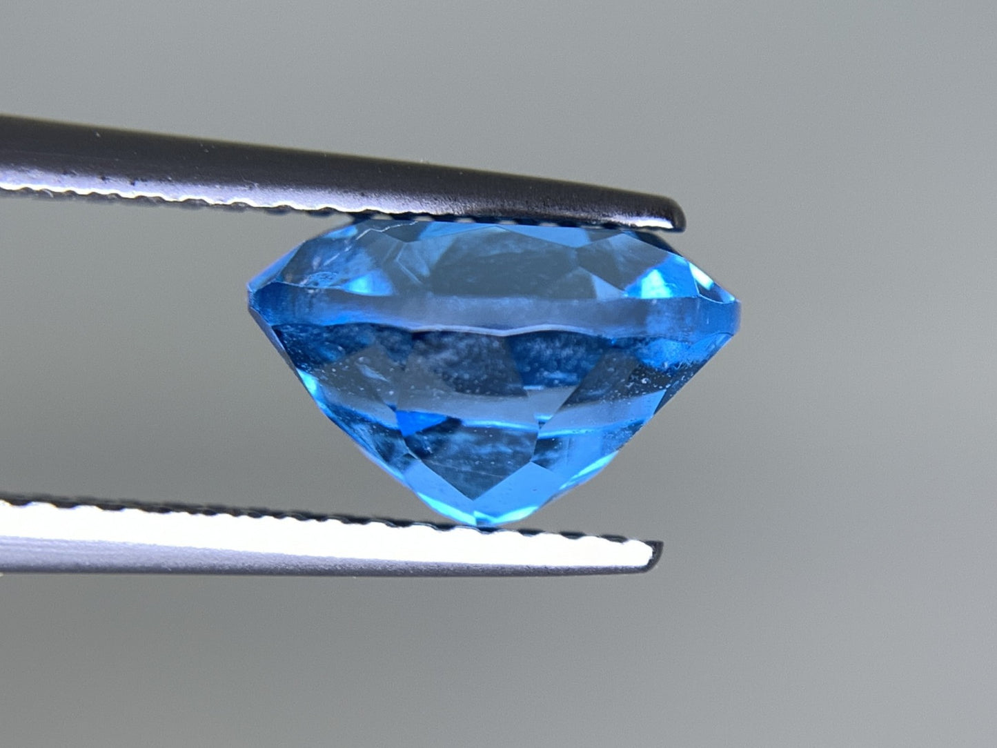 ブルートパーズ 3.624ct 宝石ソーティング付き 10.0㎜×7.9㎜×6.0㎜ 天然 ルース( 裸石 ) 5041Y