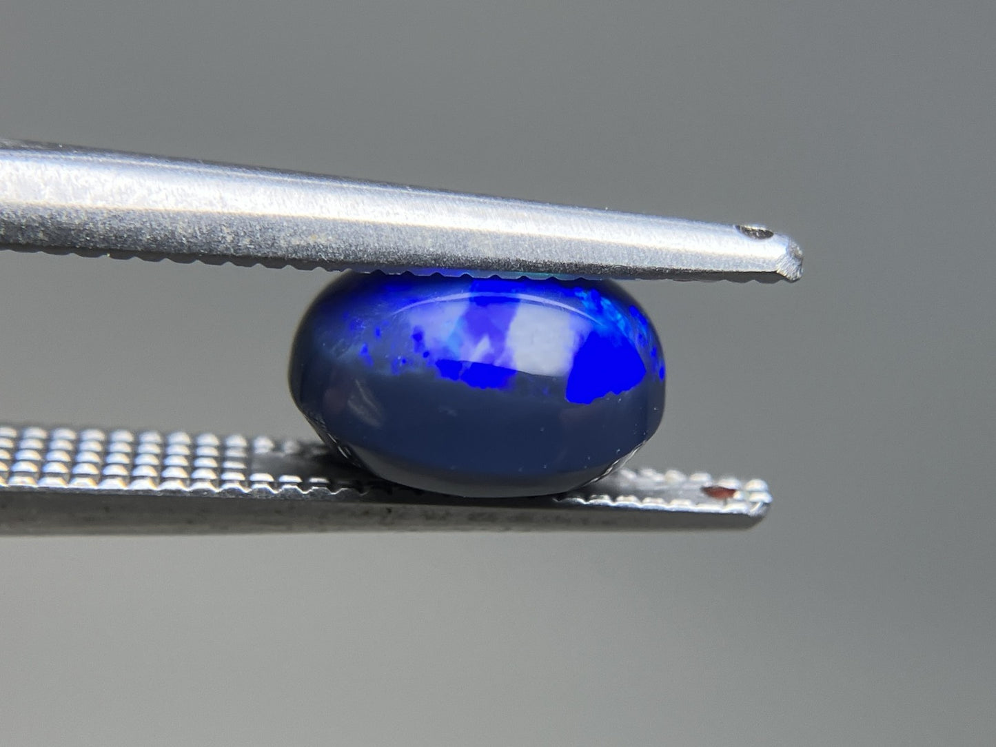 ブラックオパール 1.669ct 中央宝石ソーティング付き 8.1㎜×7.0㎜×4.9㎜ ルース( 裸石 ) 4130YY