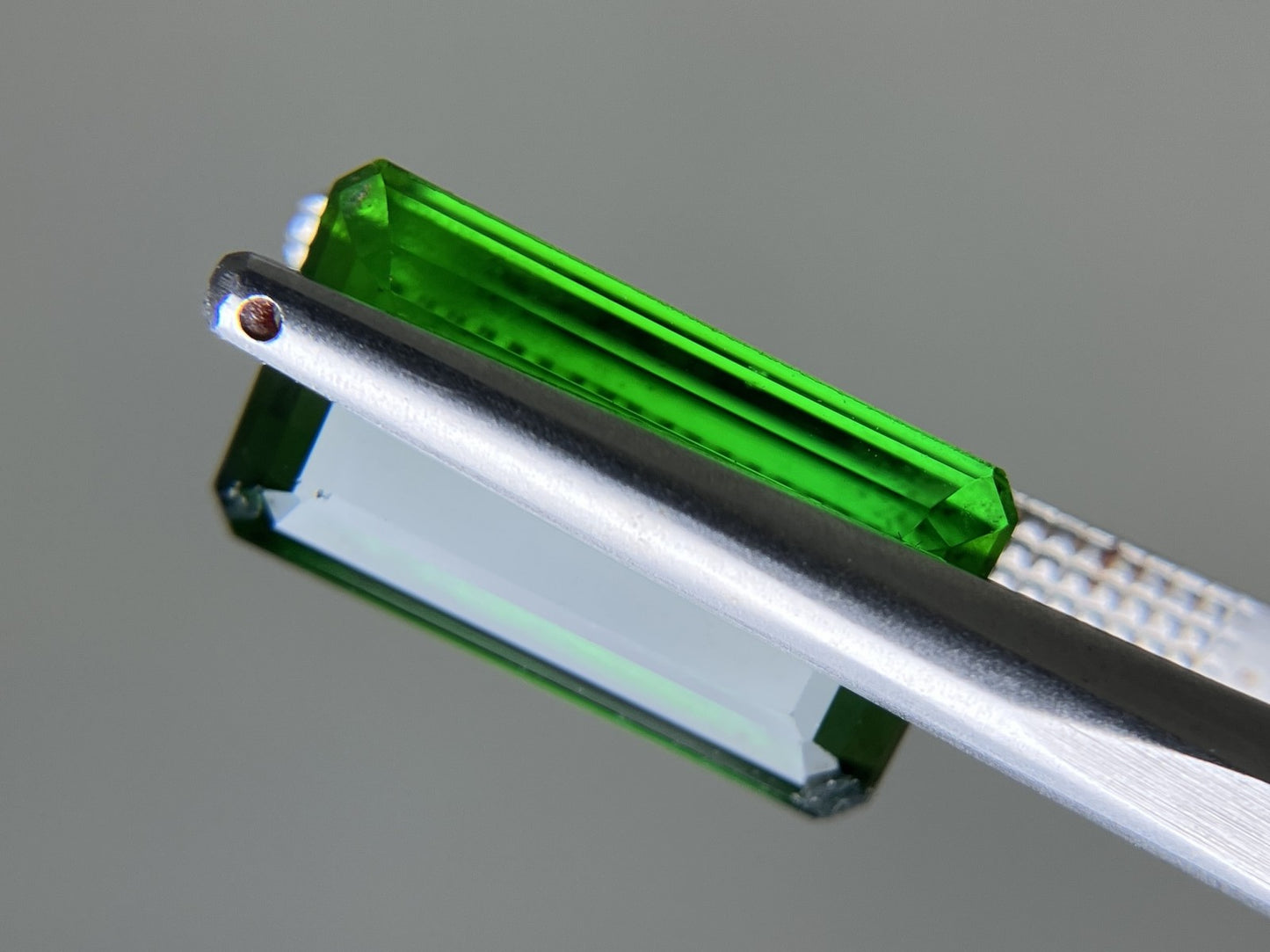 グリーントルマリン 天然 5.064ct 宝石ソーティング付き 12.8㎜×7.2㎜×4.8㎜ ルース( 裸石 ) 7141YY
