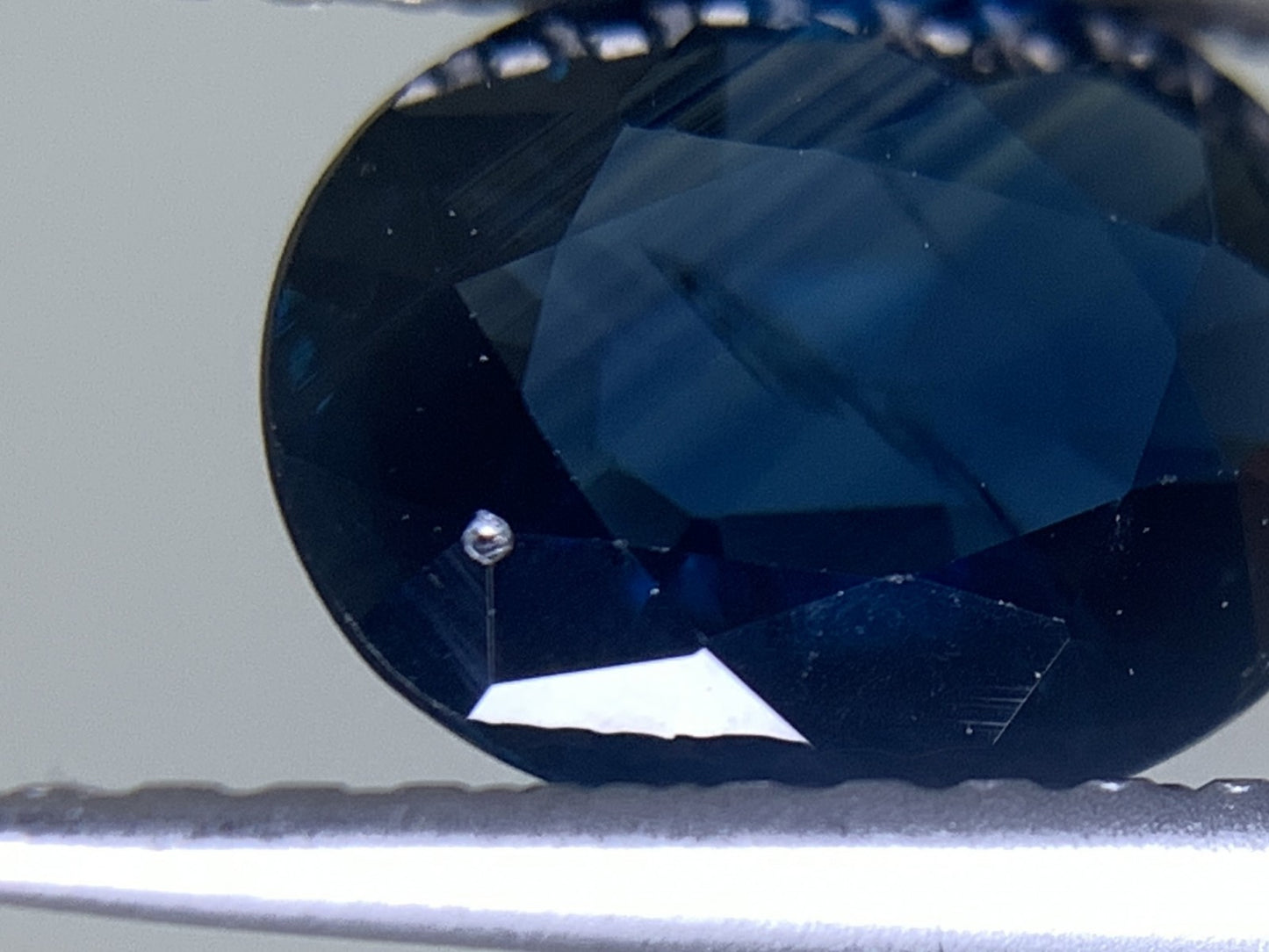 サファイア 天然 1.491ct 中央宝石ソーティング付き 8.19㎜×6.28㎜×3.12㎜ ルース( 裸石 ) 5679Y