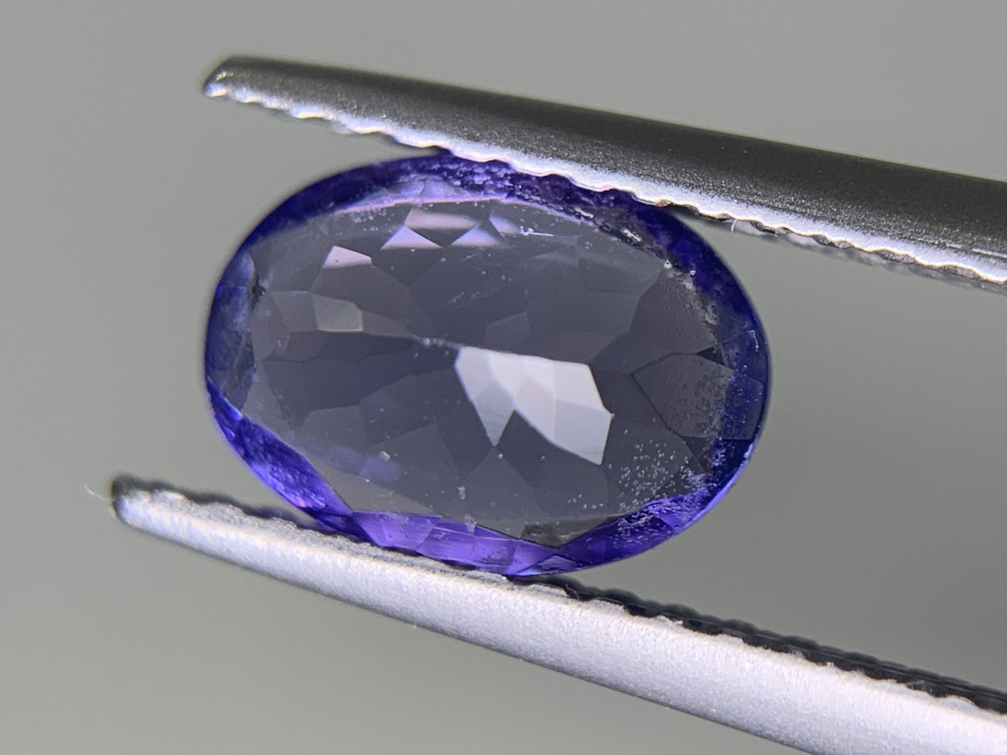 タンザナイト 1.240ct 宝石ソーティング付き 8.1㎜×5.8㎜×3.4㎜ ルース( 裸石 ) 1920Y