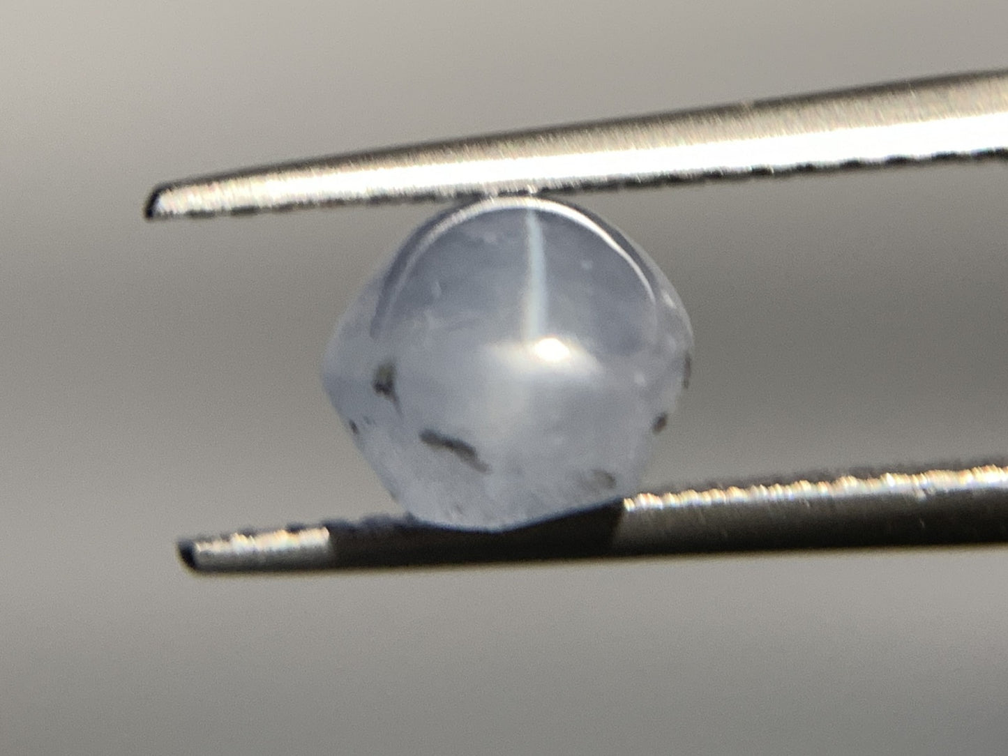 スターサファイア 天然 4.683ct 中央宝石ソーティング付き 10.4㎜×7.1㎜×6.0㎜ ルース( 裸石 ) 5882Y