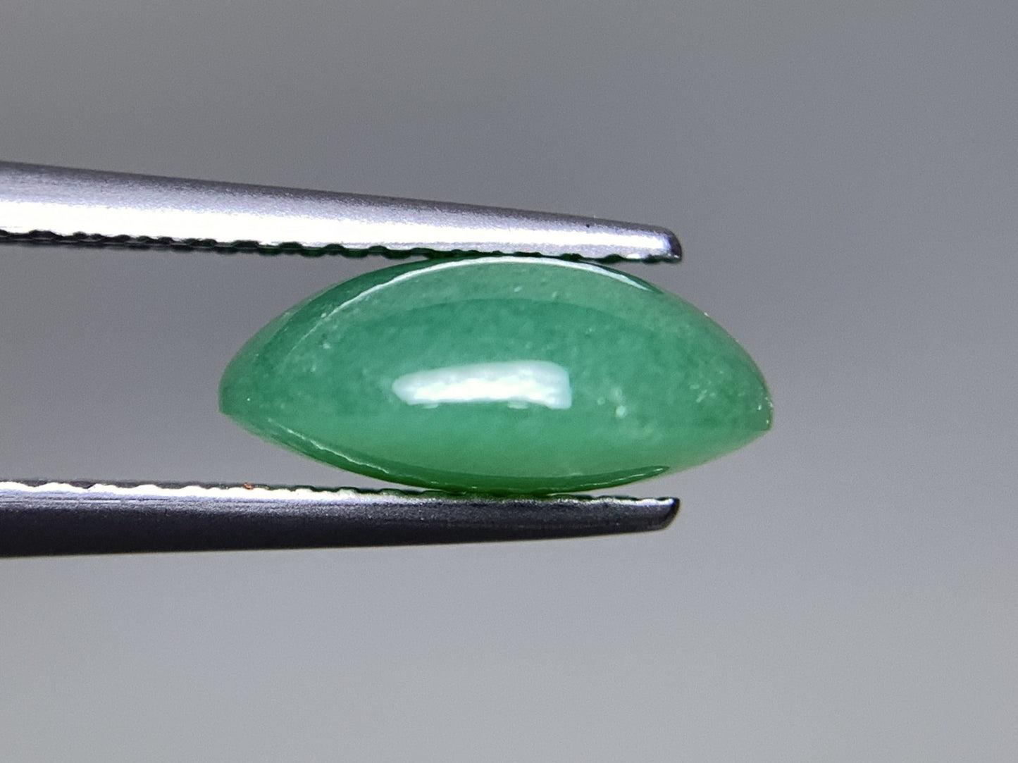 ひすい(ヒスイ 翡翠) 天然 3.803ct 宝石ソーティング付き 11.0㎜×8.9㎜×4.7㎜ ラッピング無料 ルース( 裸石 ) 4828Y