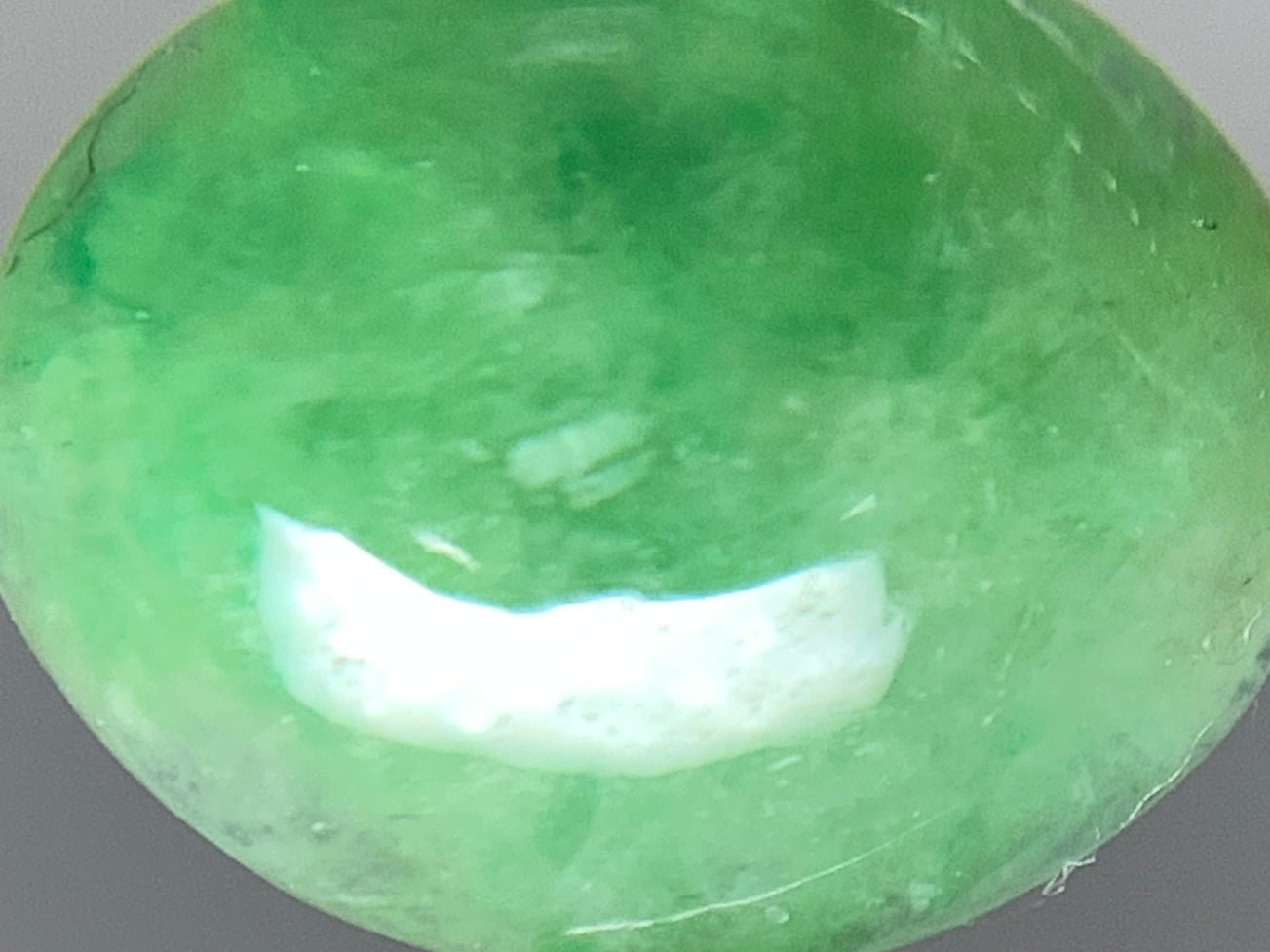 ひすい(ヒスイ 翡翠) 天然 1.770ct 宝石ソーティング付き 10.0㎜×7.9㎜×2.4㎜ ラッピング無料 ルース( 裸石 ) 4964Y