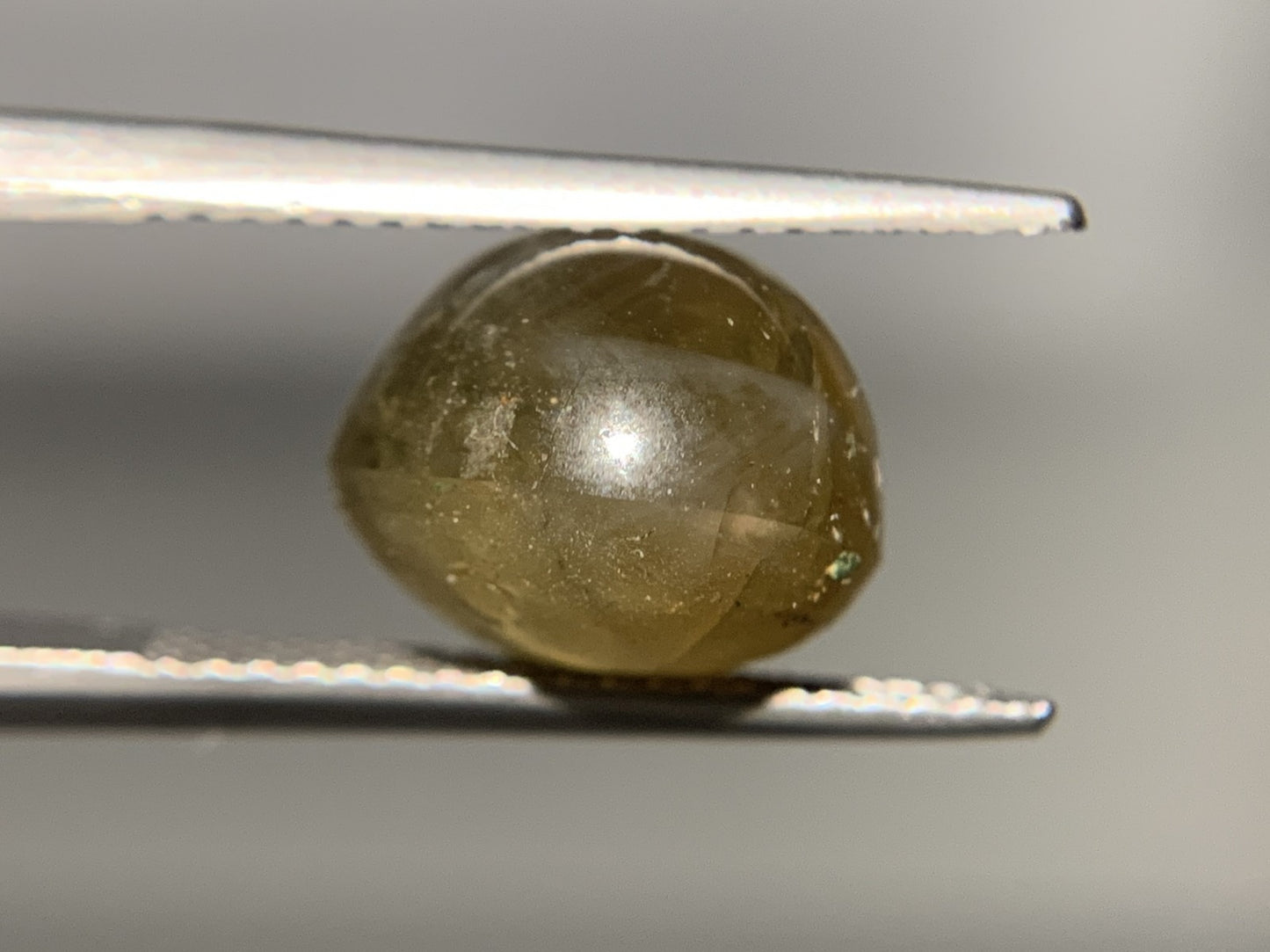 クリソベリルキャッツアイ 8.412ct 宝石ソーティング付き 10.4㎜×10.4㎜×8.4㎜ ルース( 裸石 ) 1919Y