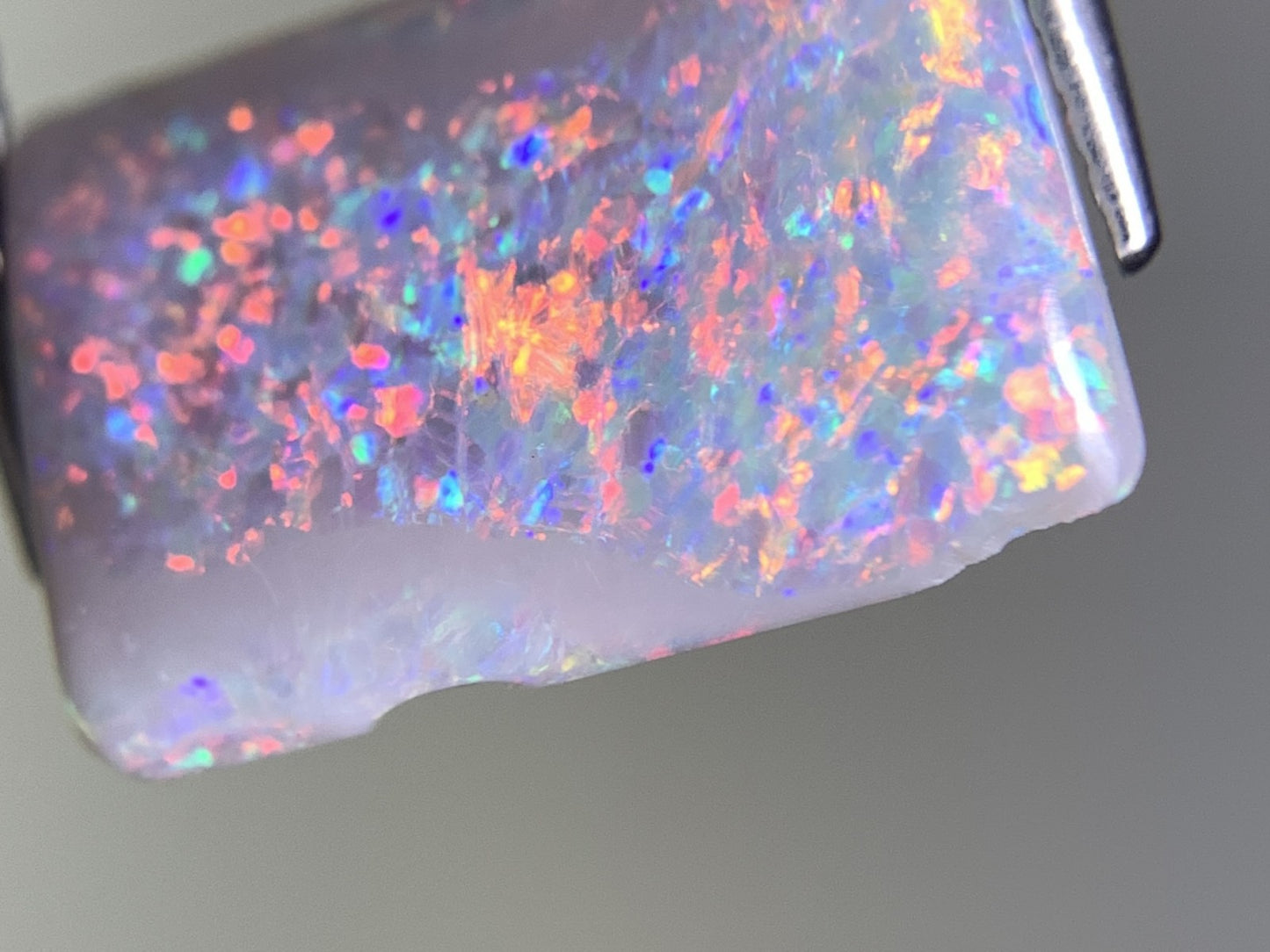 ブラックオパール 天然 3.993ct 宝石ソーティング付き 15.0㎜×10.6㎜×3.3㎜ ラッピング無料 ルース( 裸石 ) 4880Y