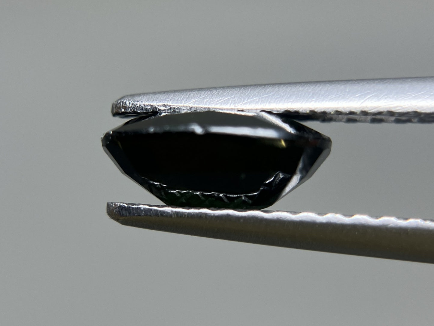 天然サファイア 非加熱 タイ産 1.74ct GIA鑑別書付き 7.93㎜×6.78㎜×3.38㎜ ルース( 裸石 ) 2398S