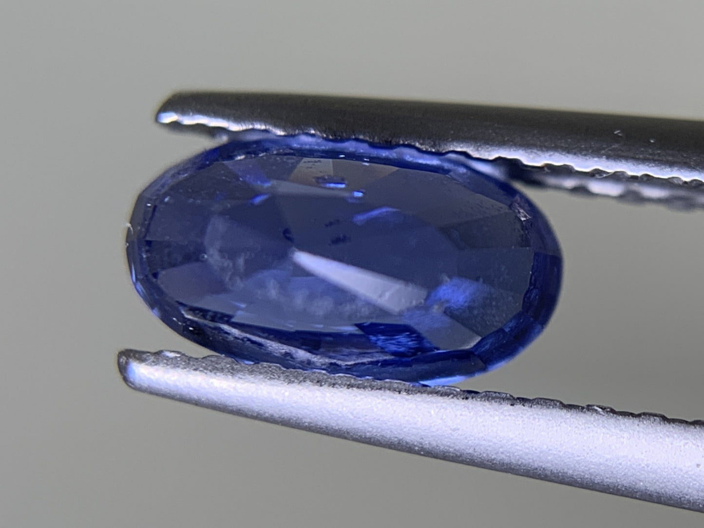 サファイア 1.36ct GIA宝石鑑別書付き Sri Lanka No heat 7.51㎜×4.26㎜×4.43㎜ ルース( 裸石 ) 1818Y