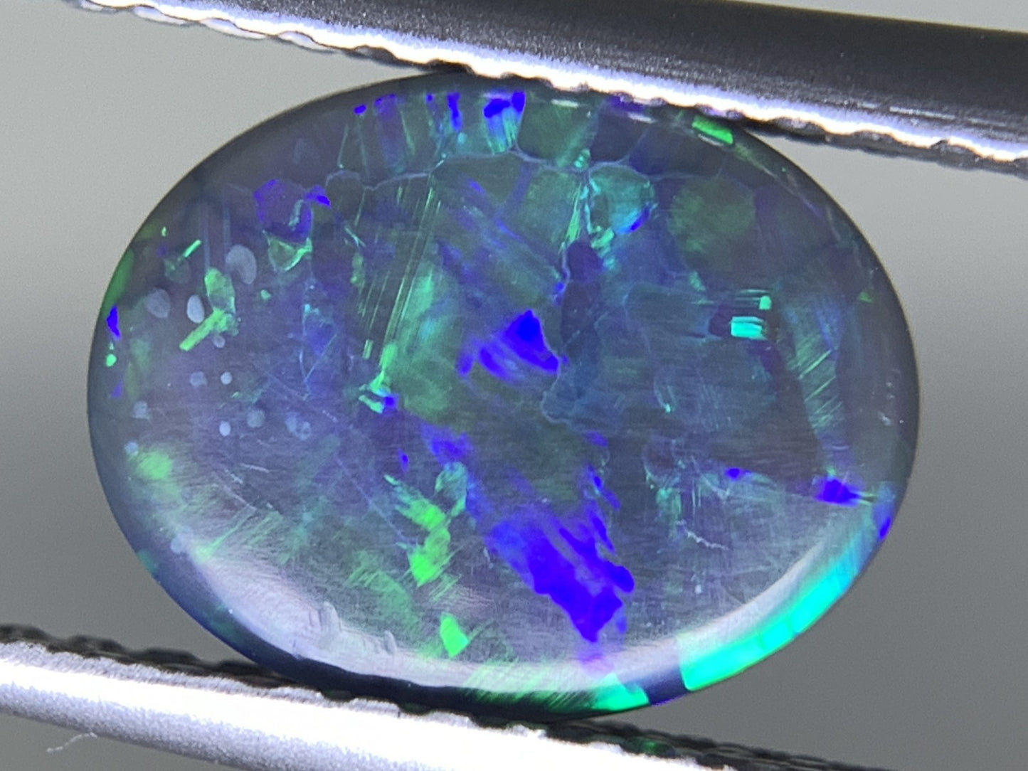 ブラックオパール 天然 1.007ct 中央宝石ソーティング付き 9.2㎜×7.1㎜×2.2㎜ ルース( 裸石 ) 5840Y